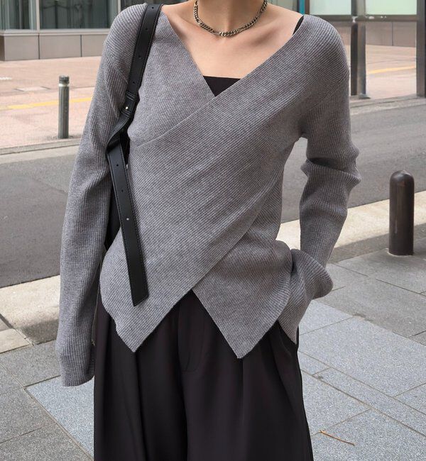  「【新色/ライトベージュ・グレー】クロスVネックニット」|ニット・セーター|グレー