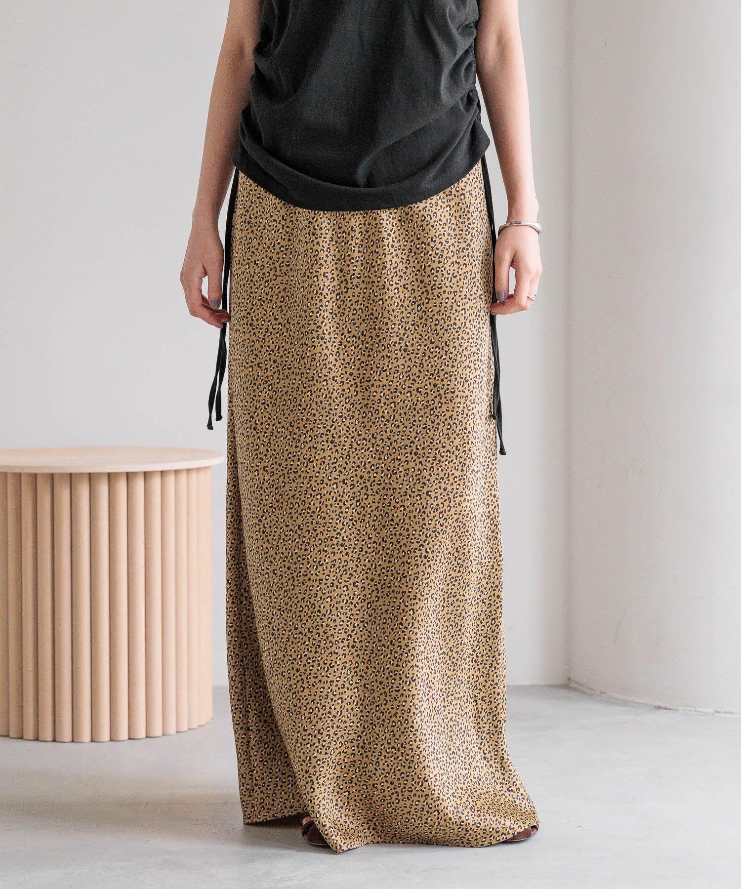 LOWRYS FARM「ストレッチサテンスカート」|スカート|