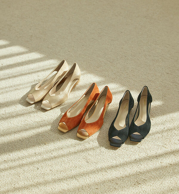 AU BANNISTER「バタフライカット スクエア オープントゥ パンプス」|パンプス|