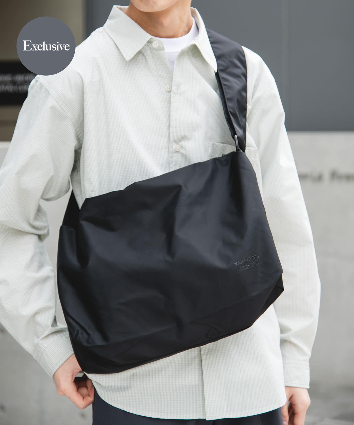 URBAN RESEARCH DOORS「『別注』YAKPAK&times;DOORS　SHOULDER BAG M」|ショルダー・メッセンジャー|ブラック