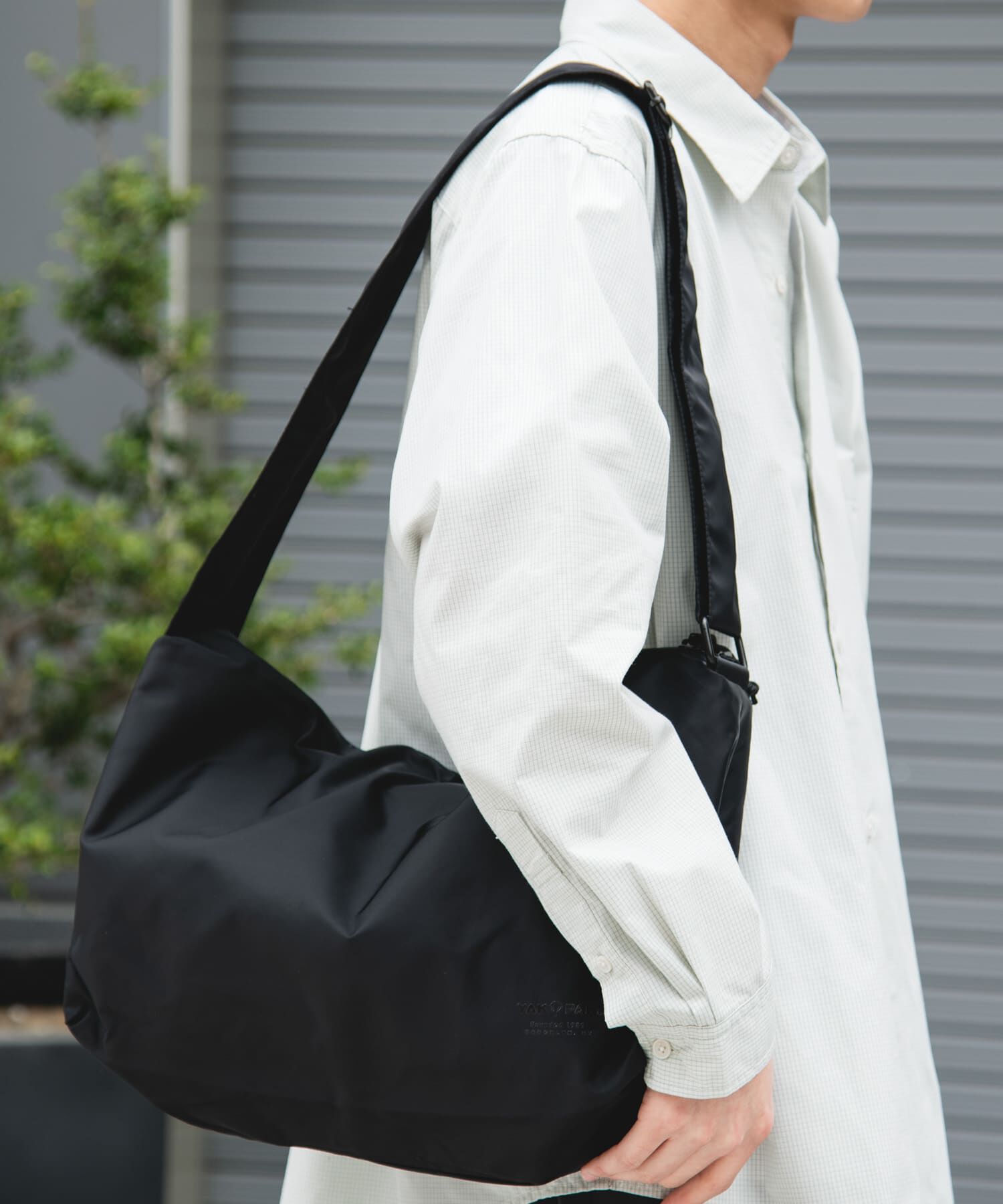 URBAN RESEARCH DOORS「『別注』YAKPAK&times;DOORS　SHOULDER BAG M」|ショルダー・メッセンジャー|