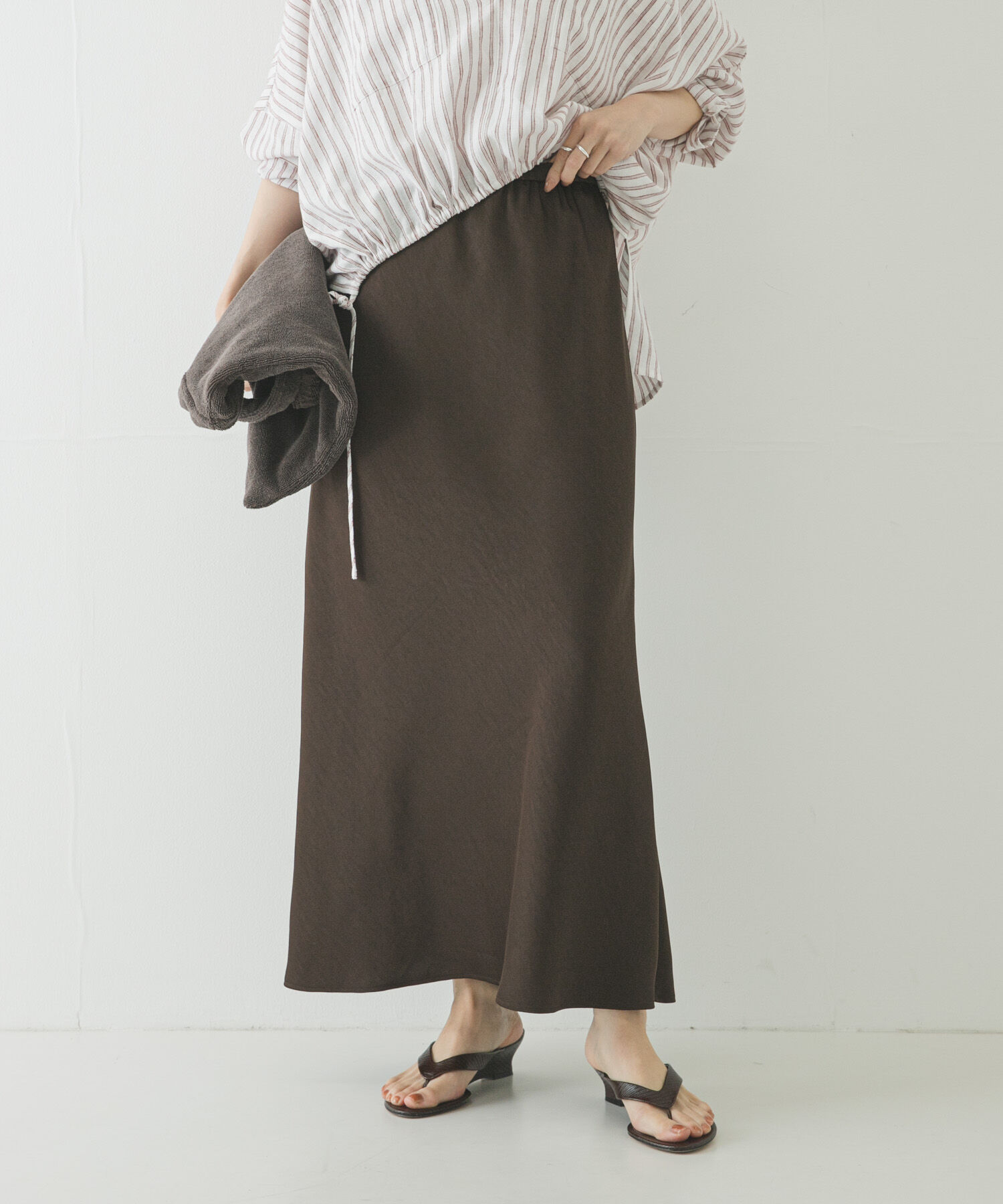 URBAN RESEARCH「サテンバイアススカート」|スカート|ブラウン