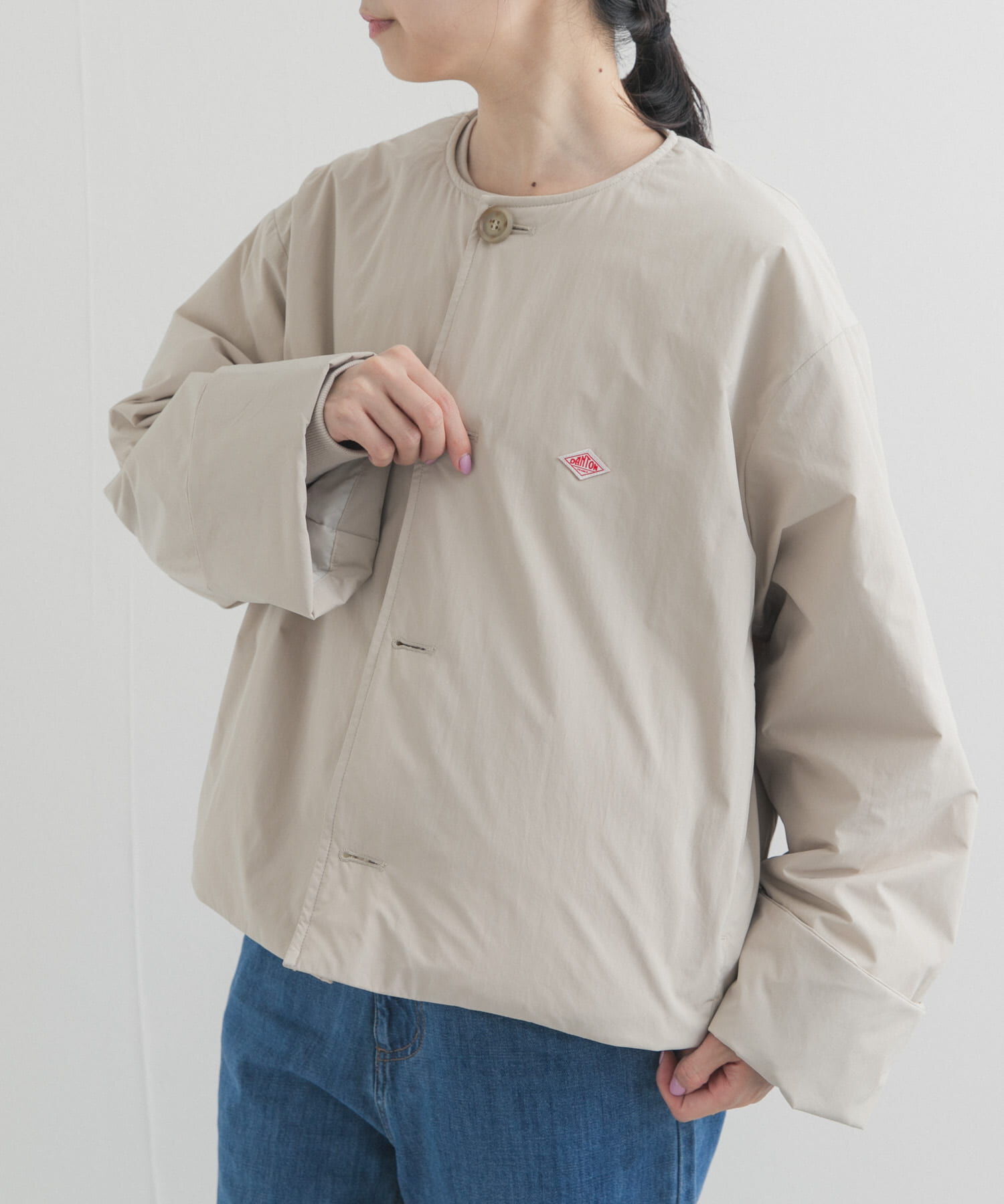 URBAN RESEARCH DOORS「DANTON　COLLARLESS JACKET」|ダウン|アイボリー