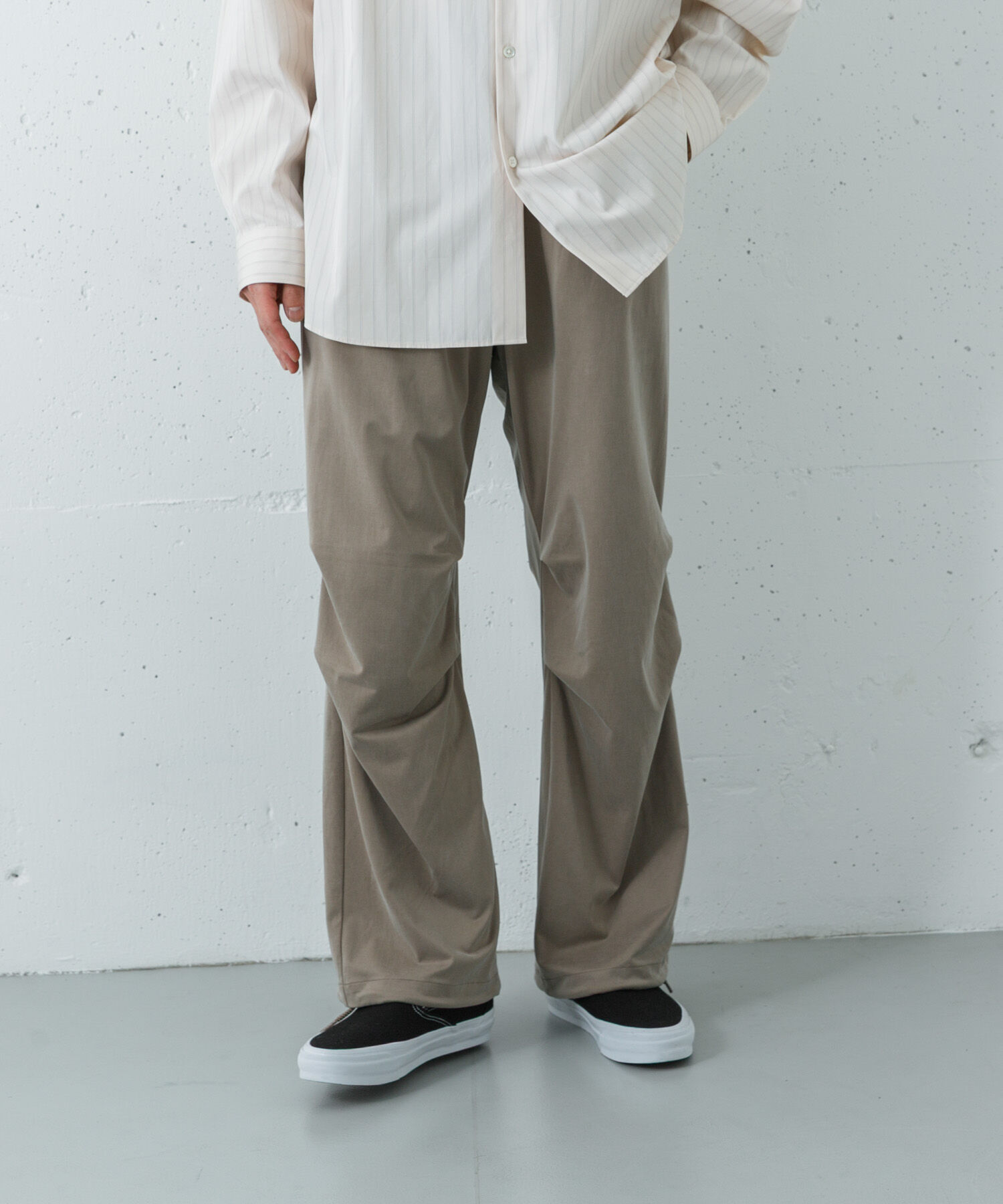 URBAN RESEARCH「WASHABLE CUPRO OVER PANTS」|その他|ベージュ系その他