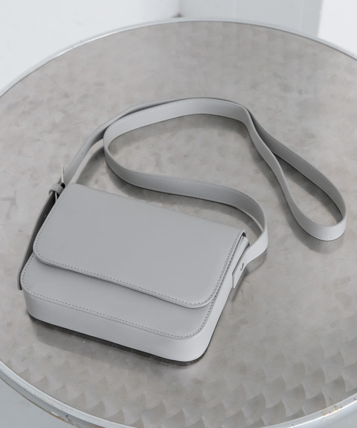 SENSE OF PLACE by URBAN RESEARCH「フェイクレザースクエアフラップショルダー」|ショルダー・メッセンジャー|