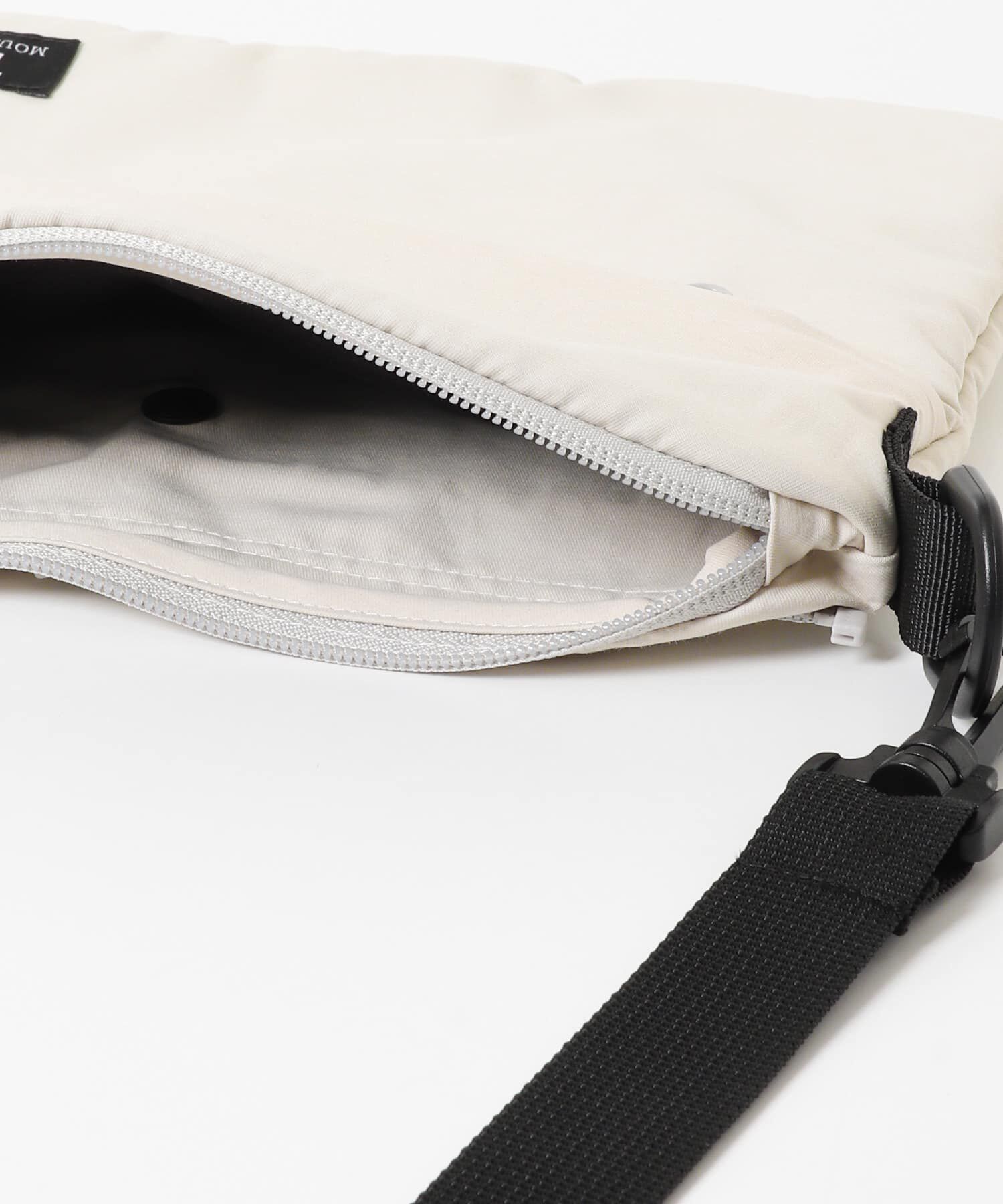 SENSE OF PLACE by URBAN RESEARCH「TAION　マウンテンサコッシュ」|ショルダー・メッセンジャー|