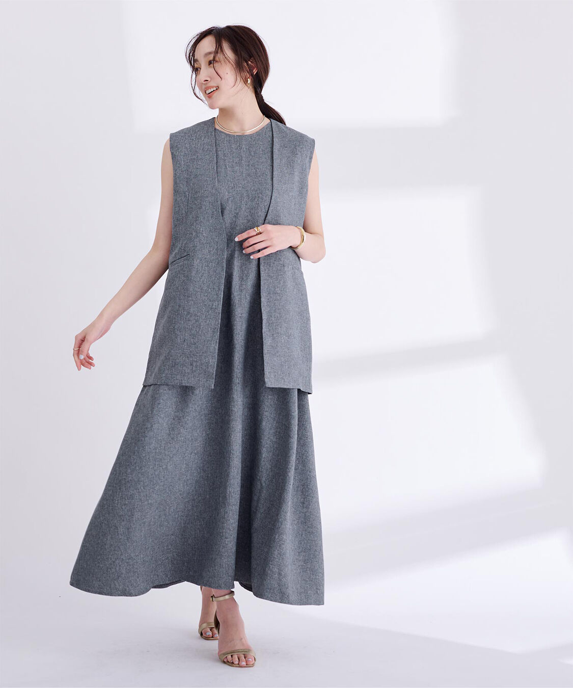 ur's「リネンライクVネックノーカラージレ」|ベスト・ジレ|