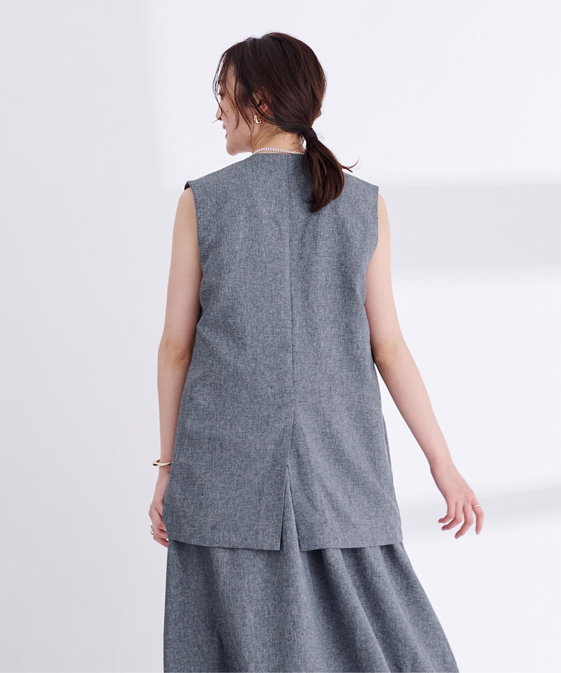 ur's「リネンライクVネックノーカラージレ」|ベスト・ジレ|
