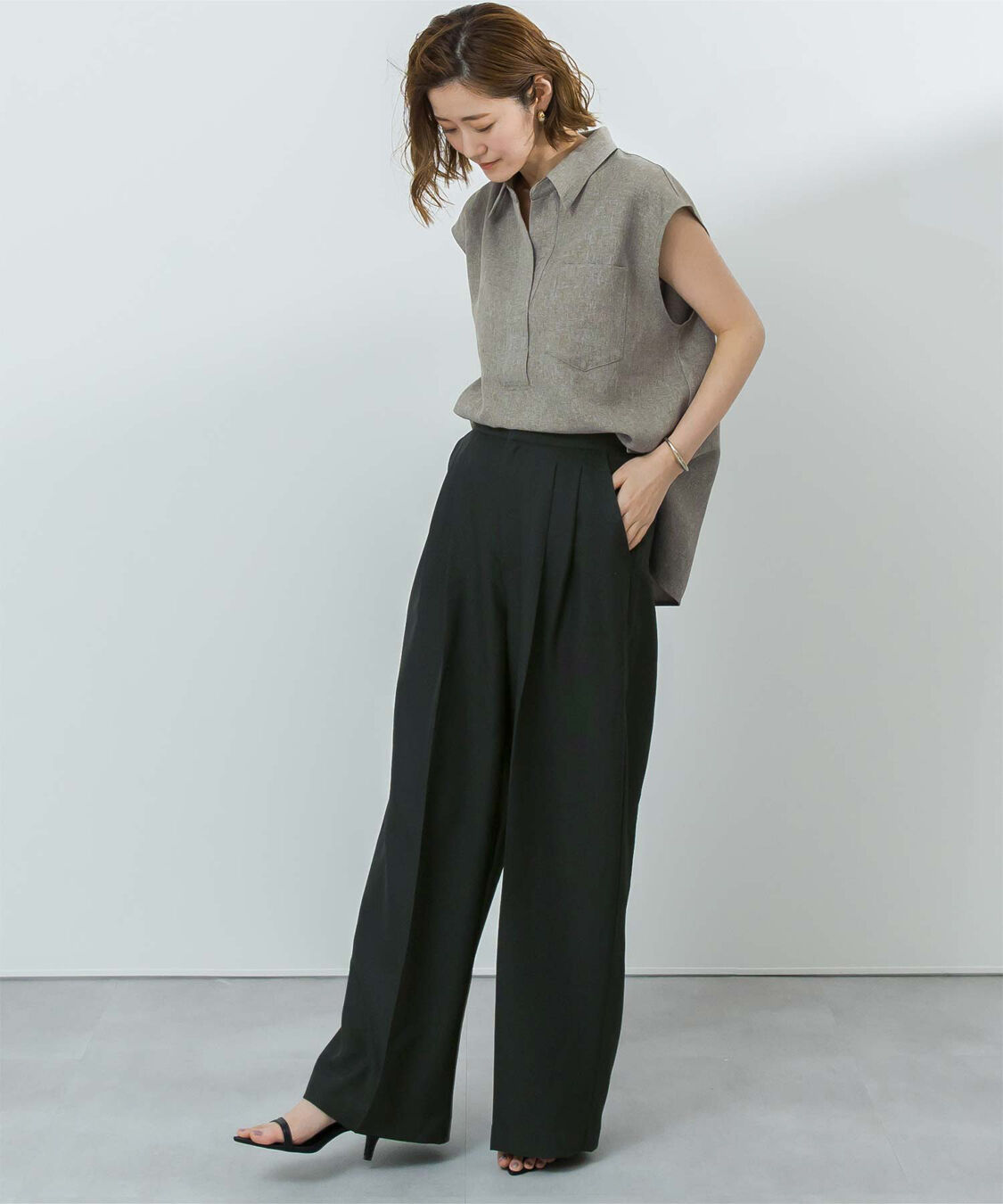 ur's「リネンライクサイドベルトデザインタックワイドパンツ」|スラックス|
