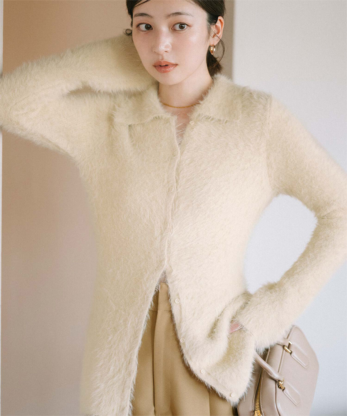 ur's「【yukiさんコラボアイテム】襟付きシャギーニットカーディガン」|ニット・セーター|ライトベージュ