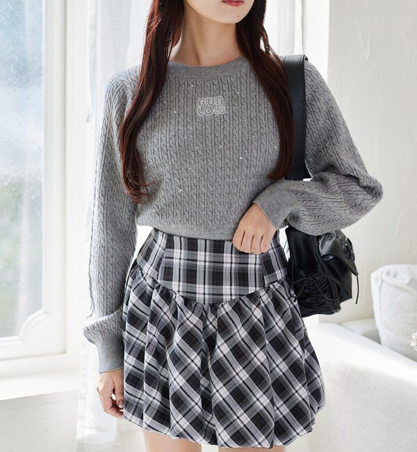  「キラキラ付ロゴ刺繍ケーブルニット」|ニット・セーター|