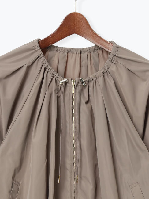 Te chichi「ノーカラーギャザージップブルゾン」|ブルゾン・スタジャン|