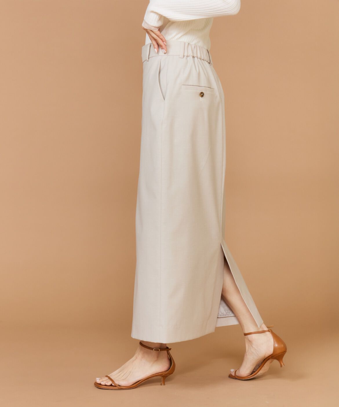 INED「タイトスカート」|タイト|