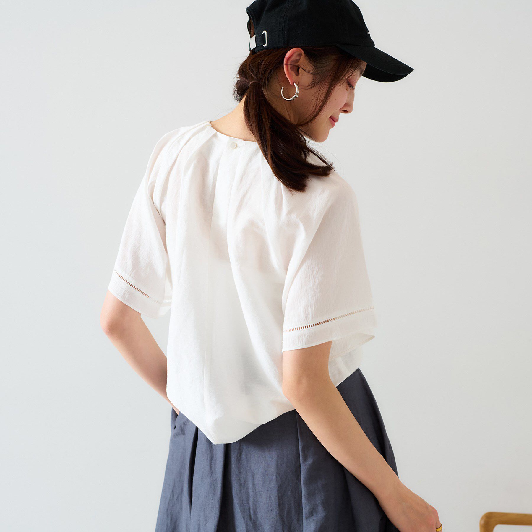 UNTITLED「【セットアップ可能】リネン混 タックブラウス」|シャツ・ブラウス|