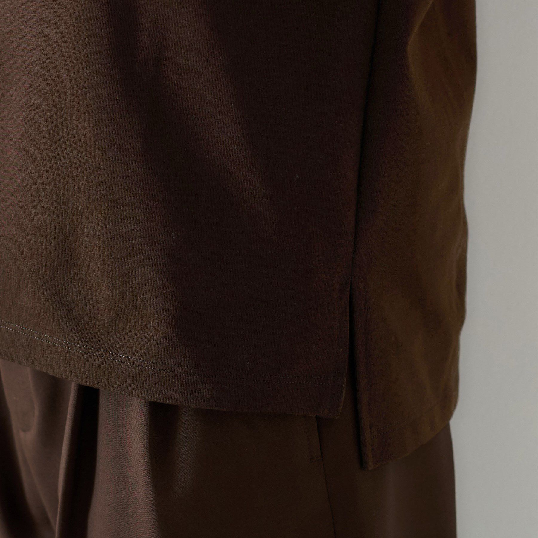 UNTITLED「【ベーシック/インナーにも/手洗い可】クルーネックプルオーバー」|Tシャツ・カットソー|