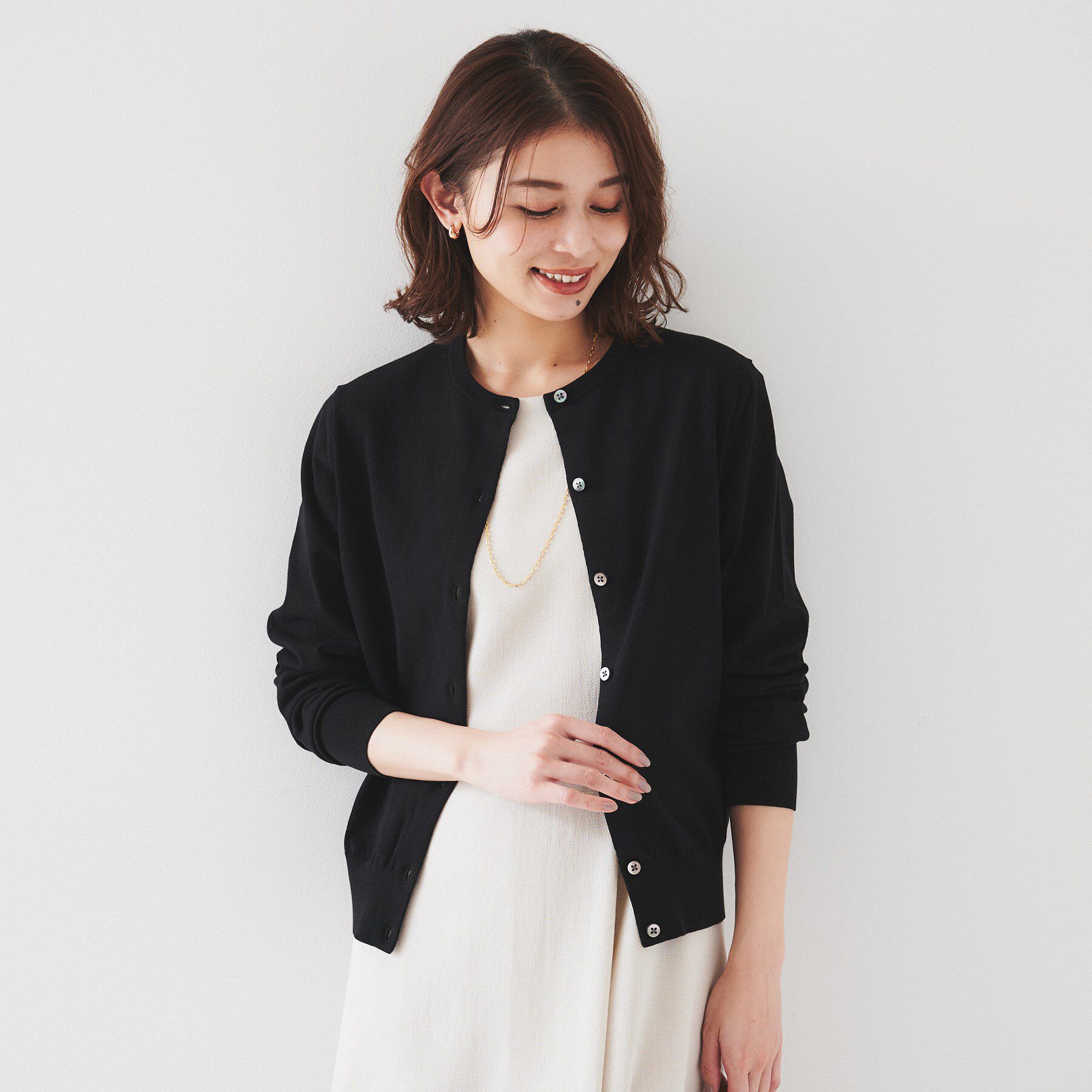 UNTITLED「【11色展開/コットン100/アンサンブル可能】クルーカーディガン」|カーディガン|ブラック(019)