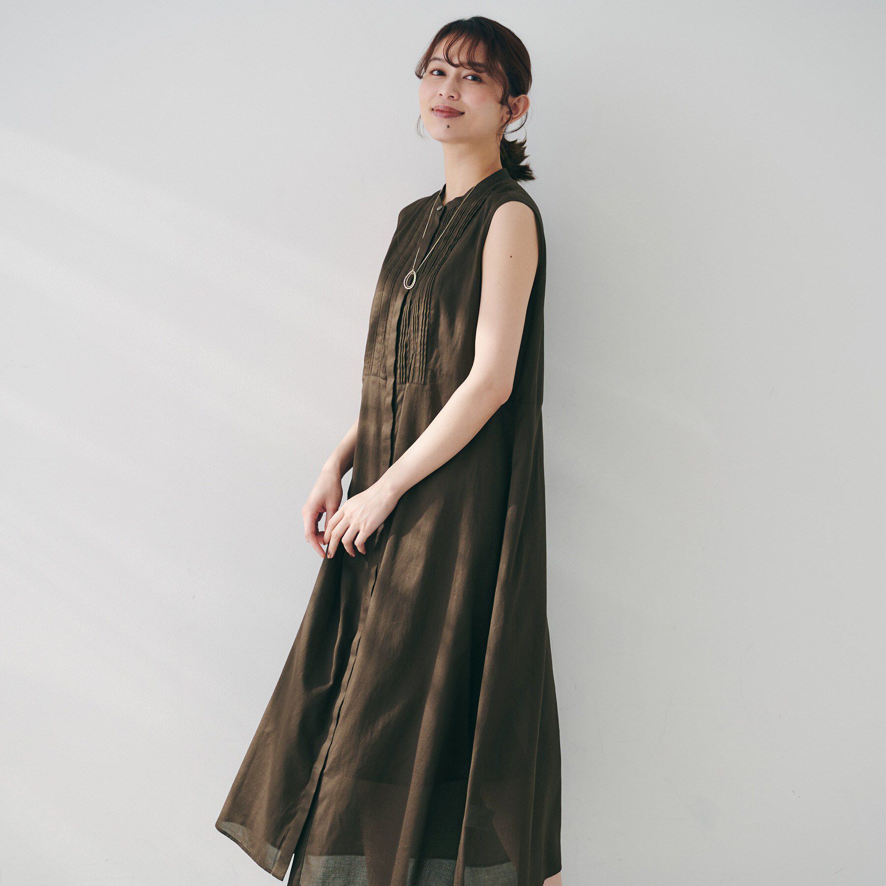 UNTITLED「【シアー/前開き/夏ワンピ】コットンピンタックワンピース」|ワンピース|ブラウン(044)
