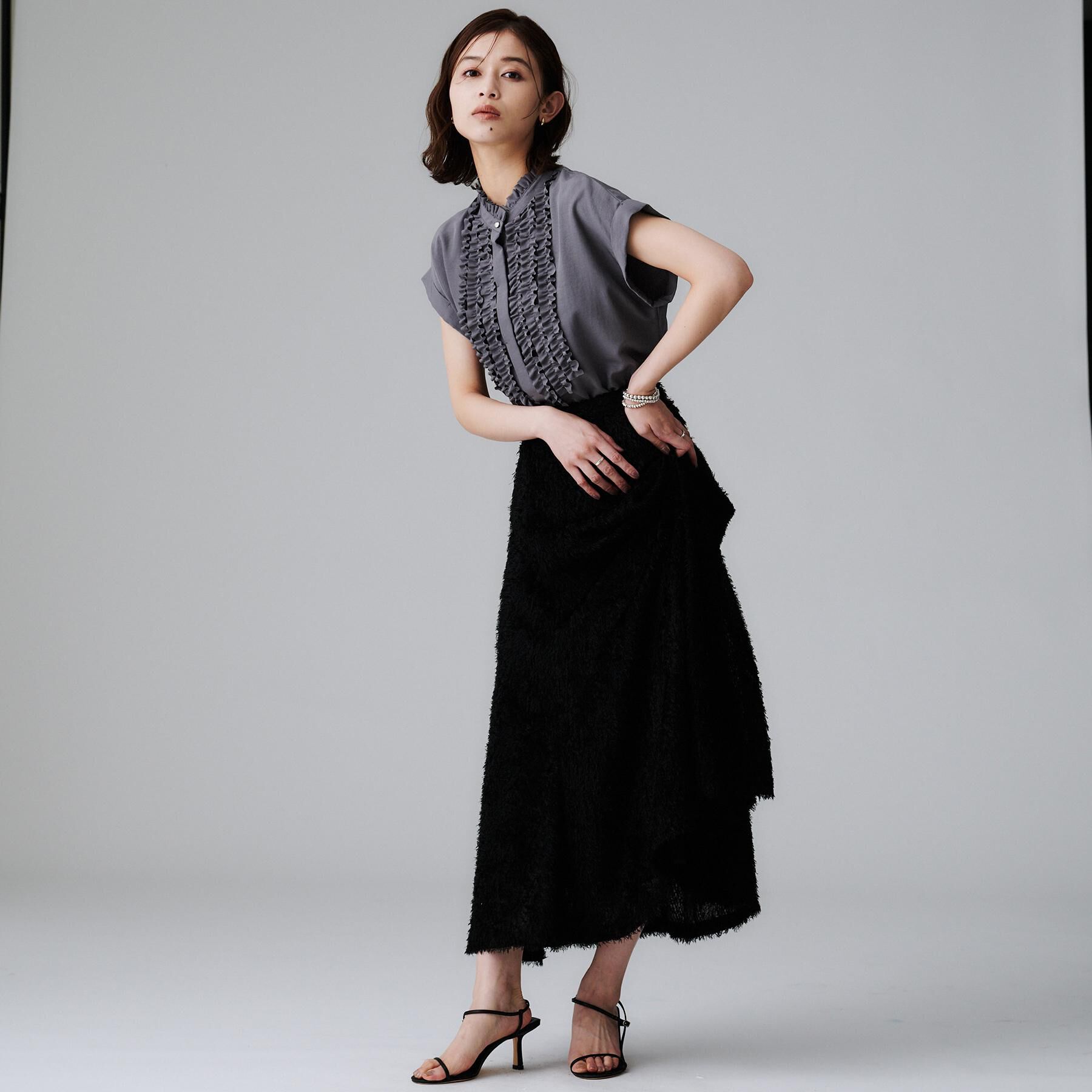 UNTITLED「スタンドネックフリルブラウス【吸水速乾/UVケア】」|シャツ・ブラウス|