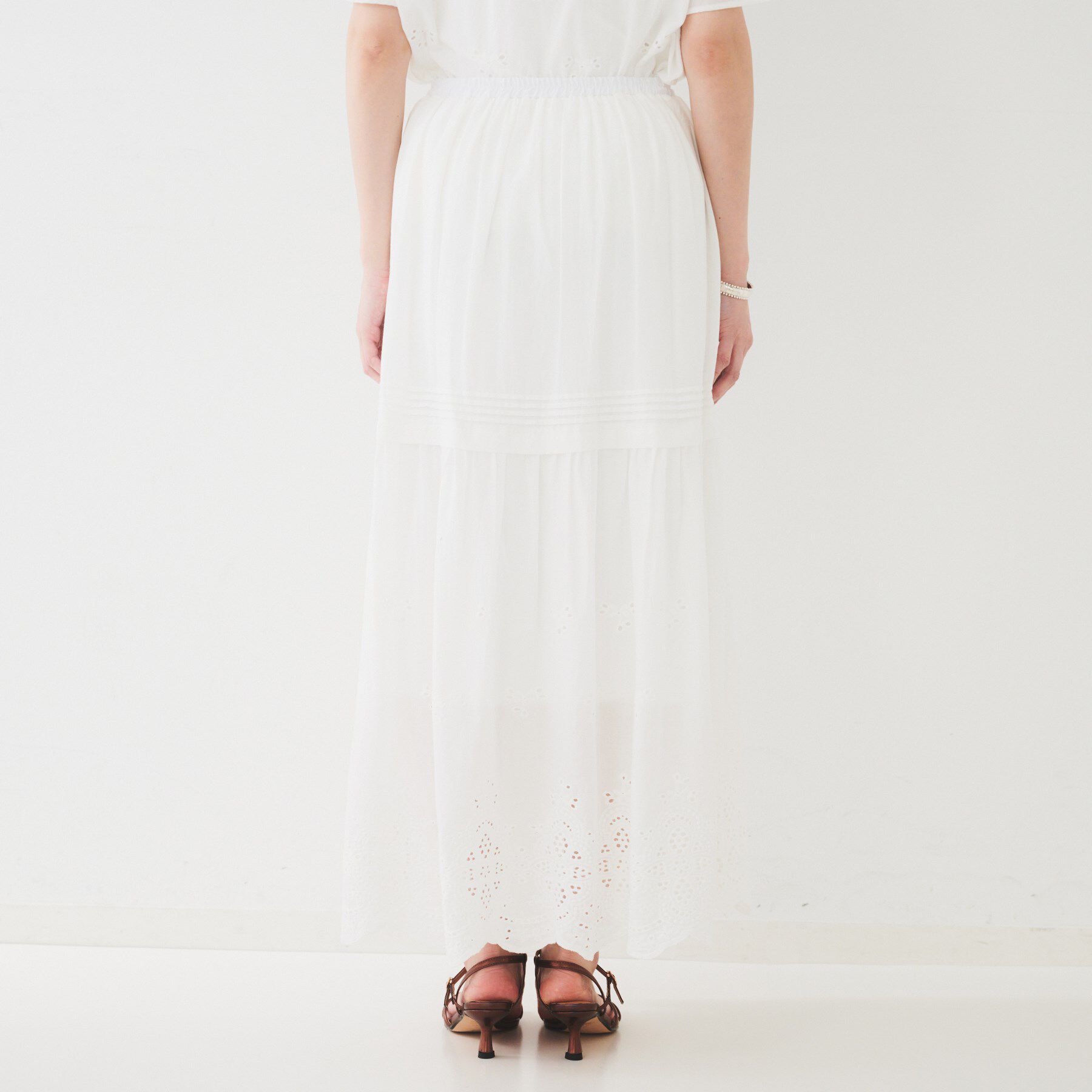 UNTITLED「【セットアップ可/コットン100】スカラップ刺繍スカート」|スカート|