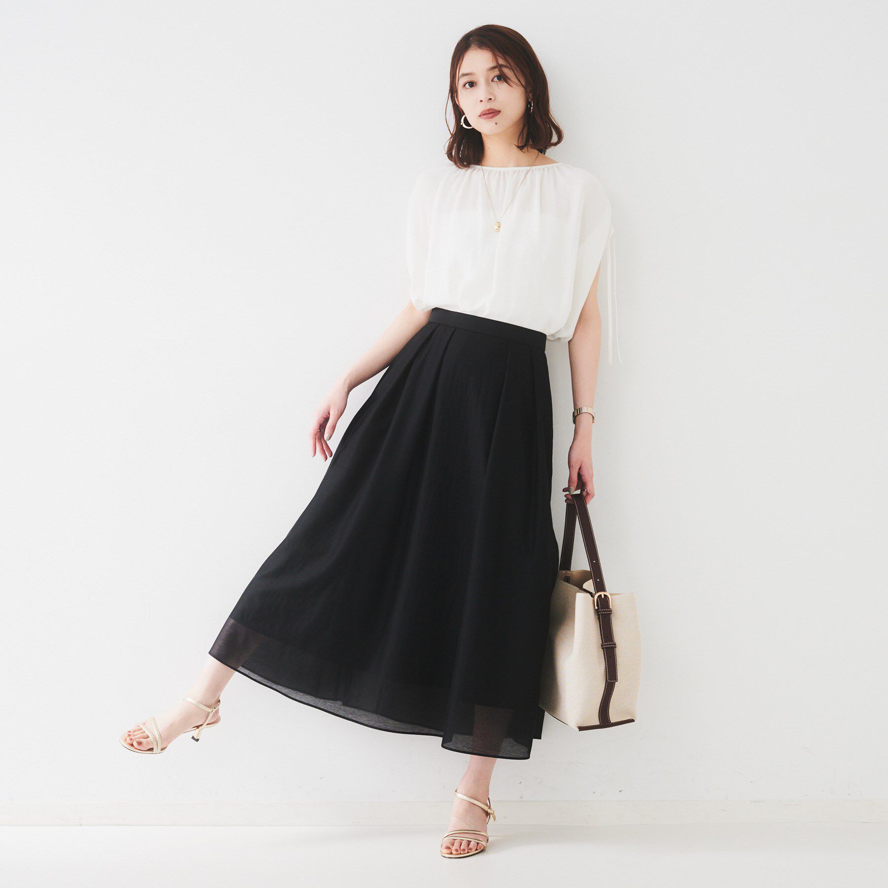 UNTITLED「【後ろウエストゴム/洗える】シアーフレアースカート」|スカート|