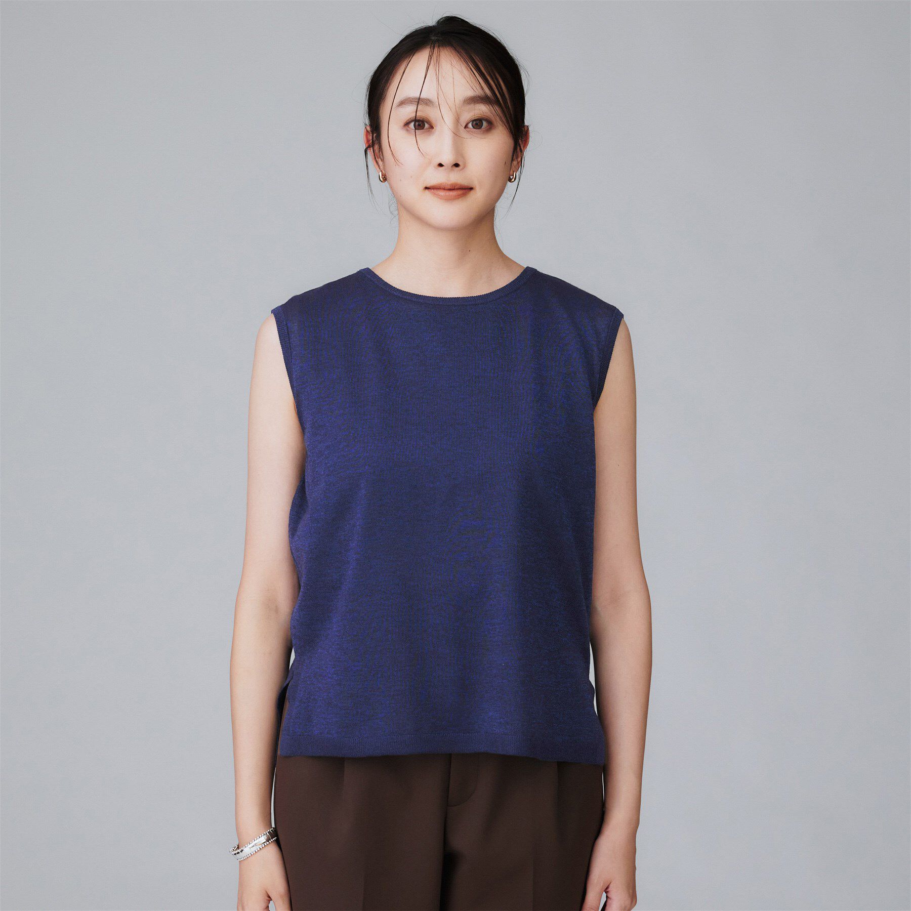 UNTITLED「【アンサンブル可/洗える】シアーノースリーブ プルオーバー」|ニット・セーター|