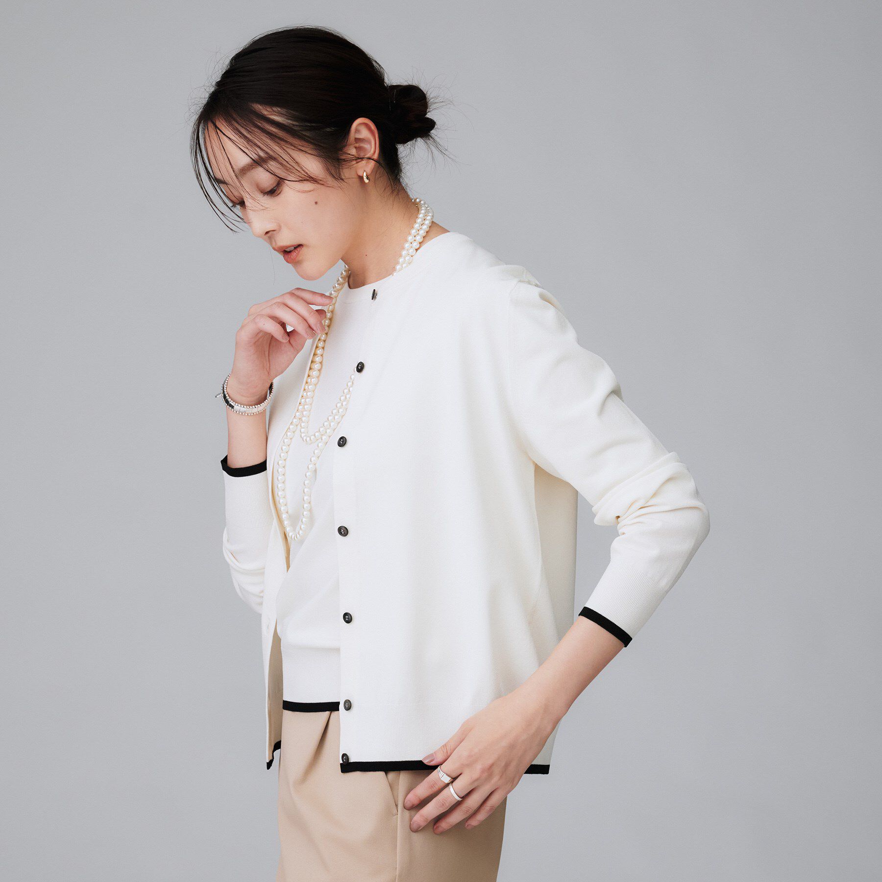 UNTITLED「【朝晩の羽織に/アンサンブル可/薄手】ベーシッククルーネックカーディガン」|カーディガン|