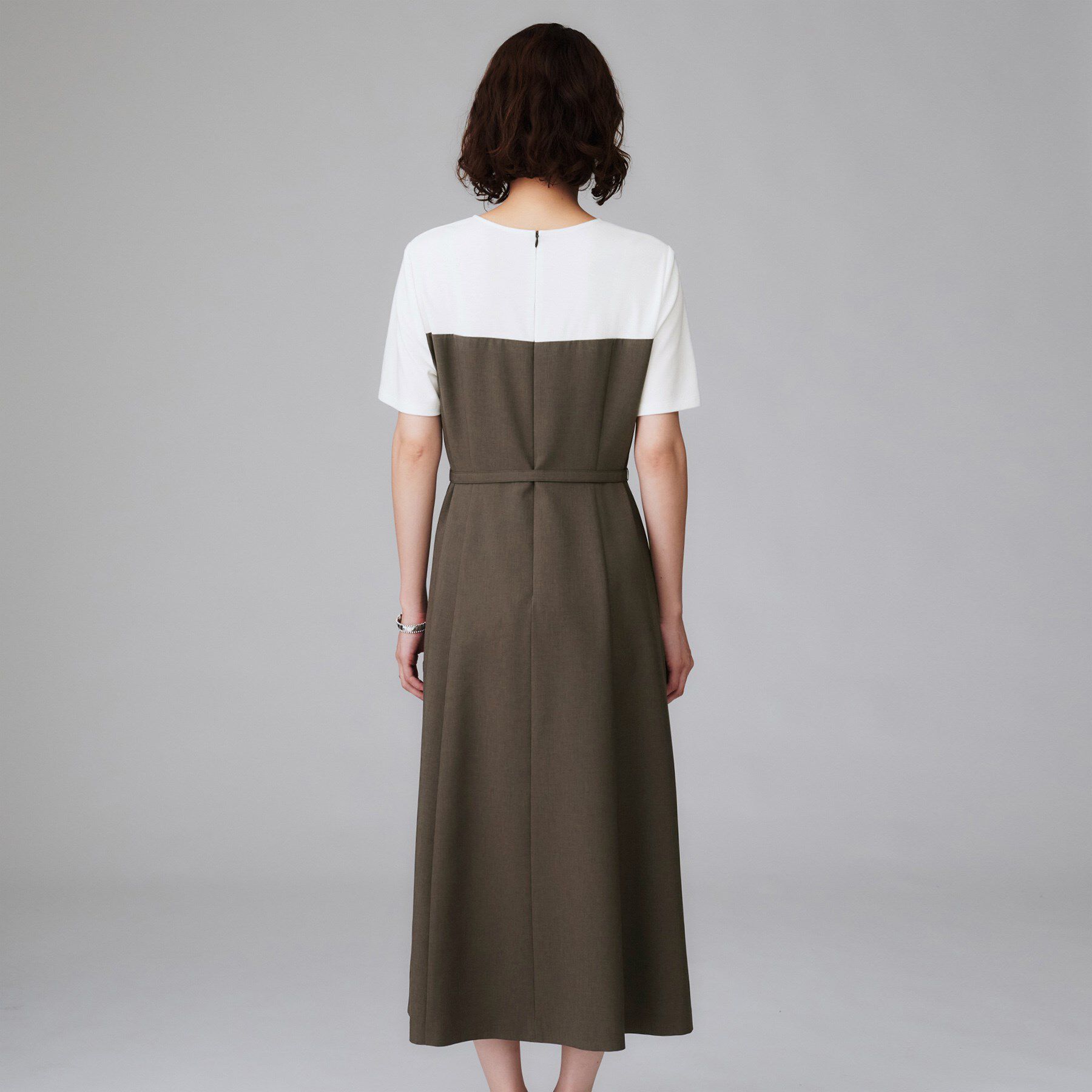 UNTITLED「【きれいめカジュアル/セミフレア】異素材ドッキングワンピース」|ワンピース|