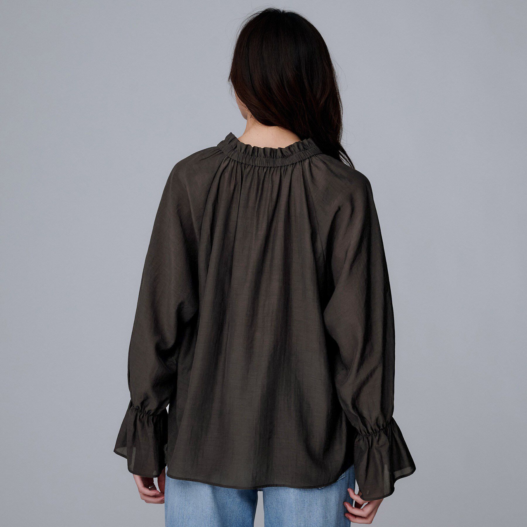 UNTITLED「【キャンディスリーブ/エレガント】フリルギャザーネックブラウス」|シャツ・ブラウス|