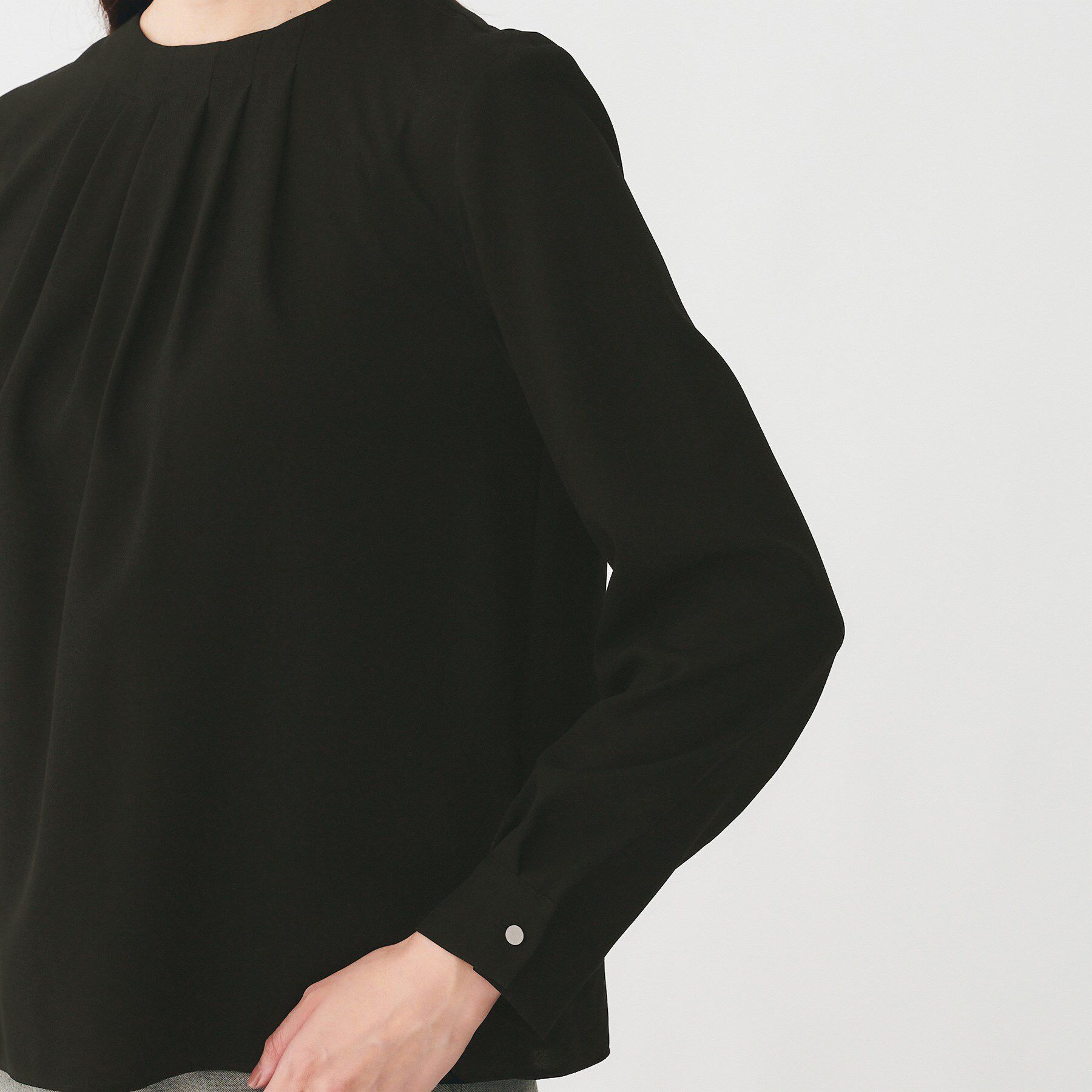 UNTITLED「【洗える/フォーマル/スーツインナー】タックブラウス」|シャツ・ブラウス|