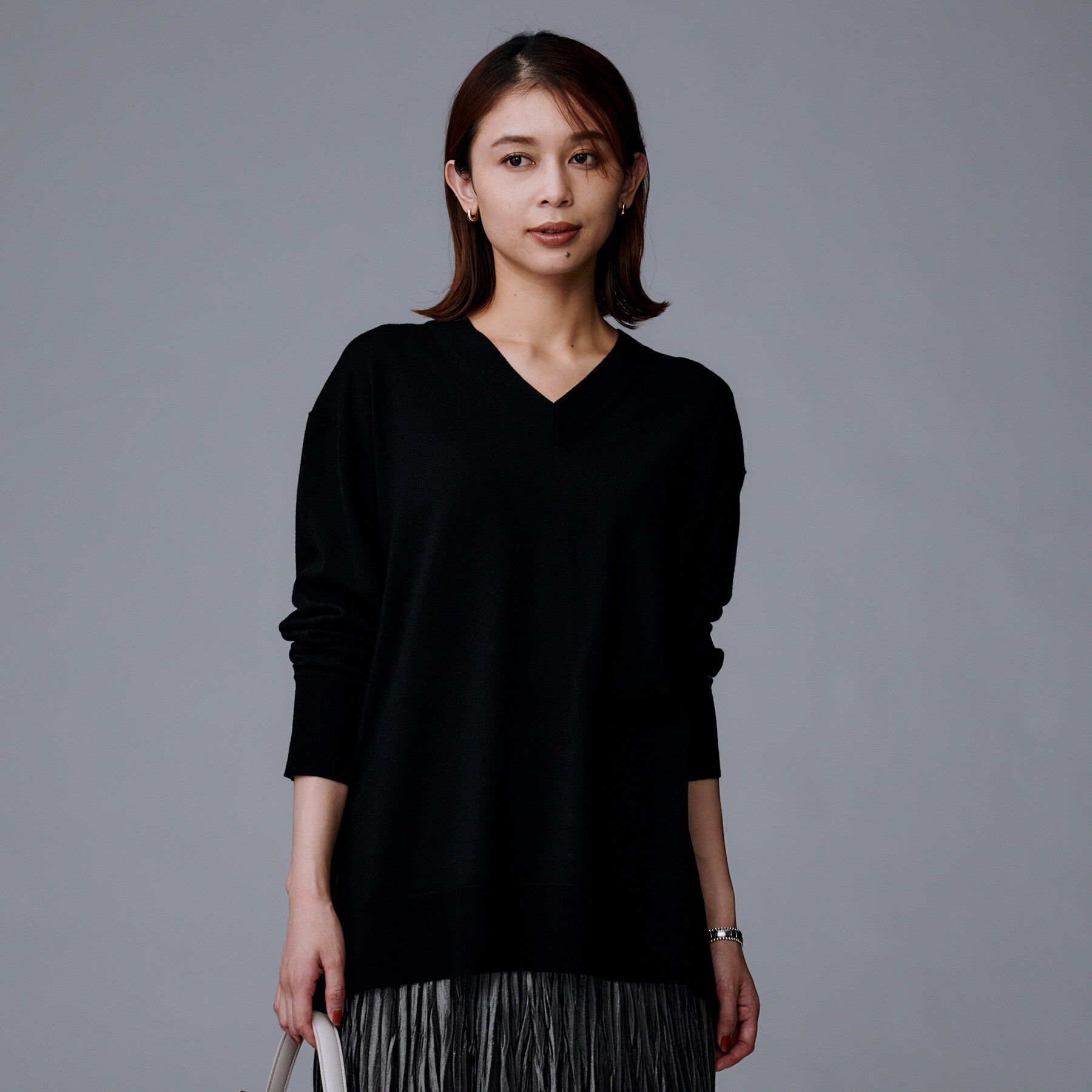 UNTITLED「【洗える/薄手/ウール100%】Vネックロングウールニット」|ニット・セーター|