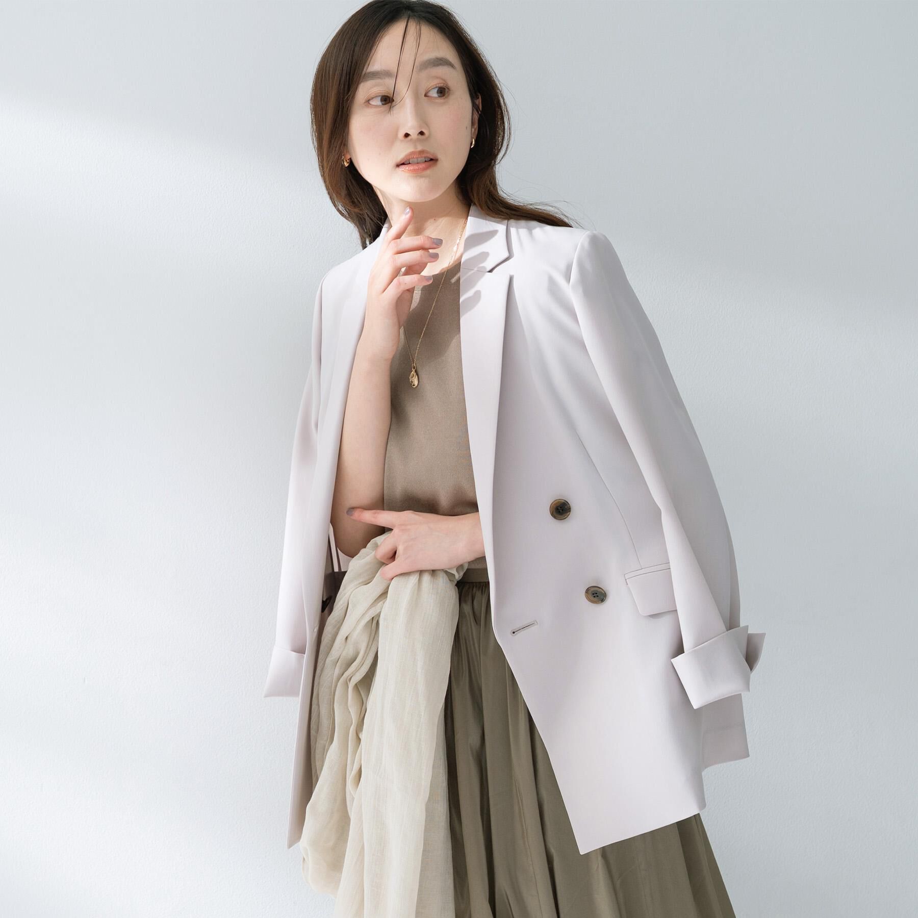 UNTITLED「【接触冷感/UVカット/洗える】エアリー ダブルブレストジャケット」|テーラードジャケット|グレージュ(050)