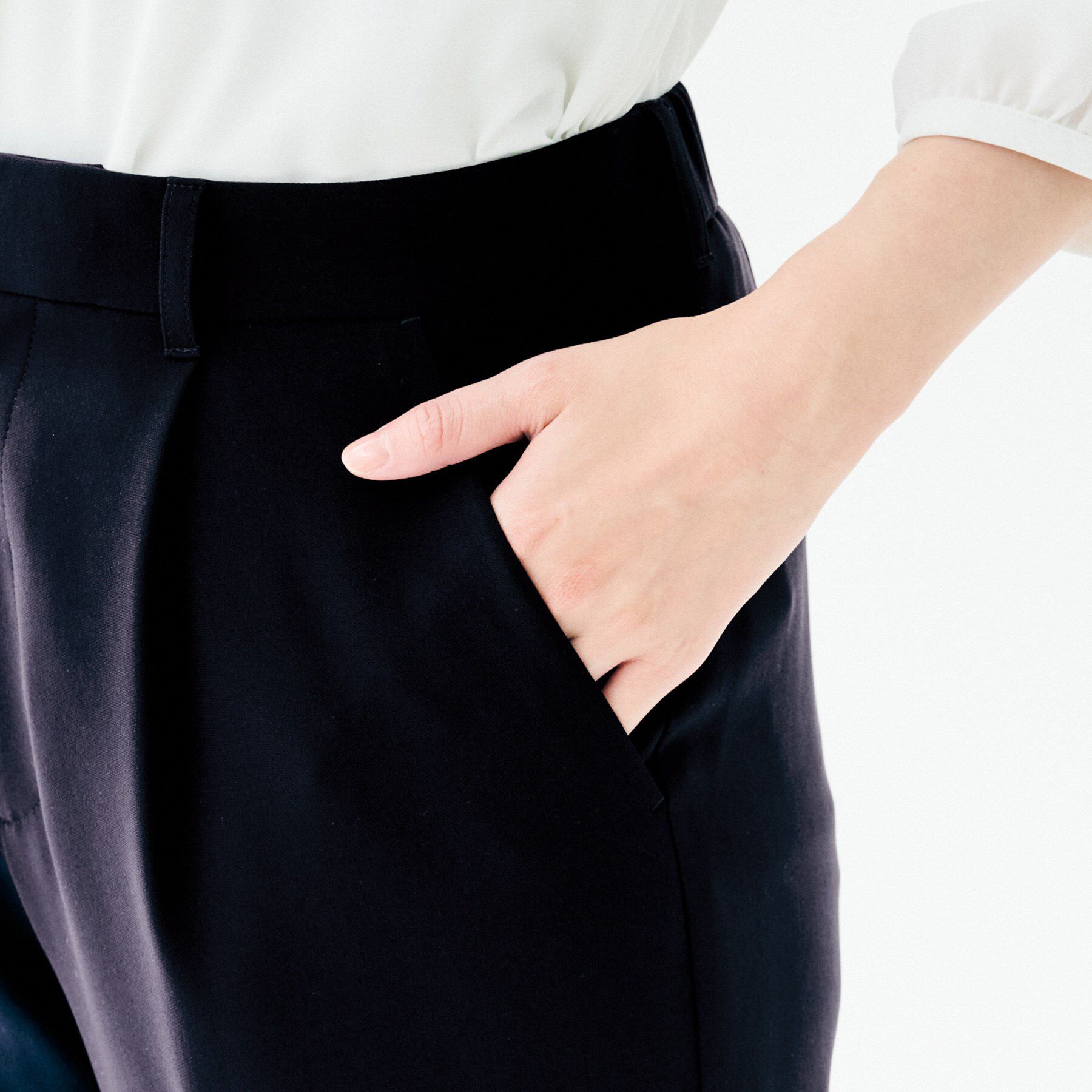 UNTITLED「【洗えるスーツ／ストレッチ性／後ろウエストゴム】テーパードパンツ」|その他|