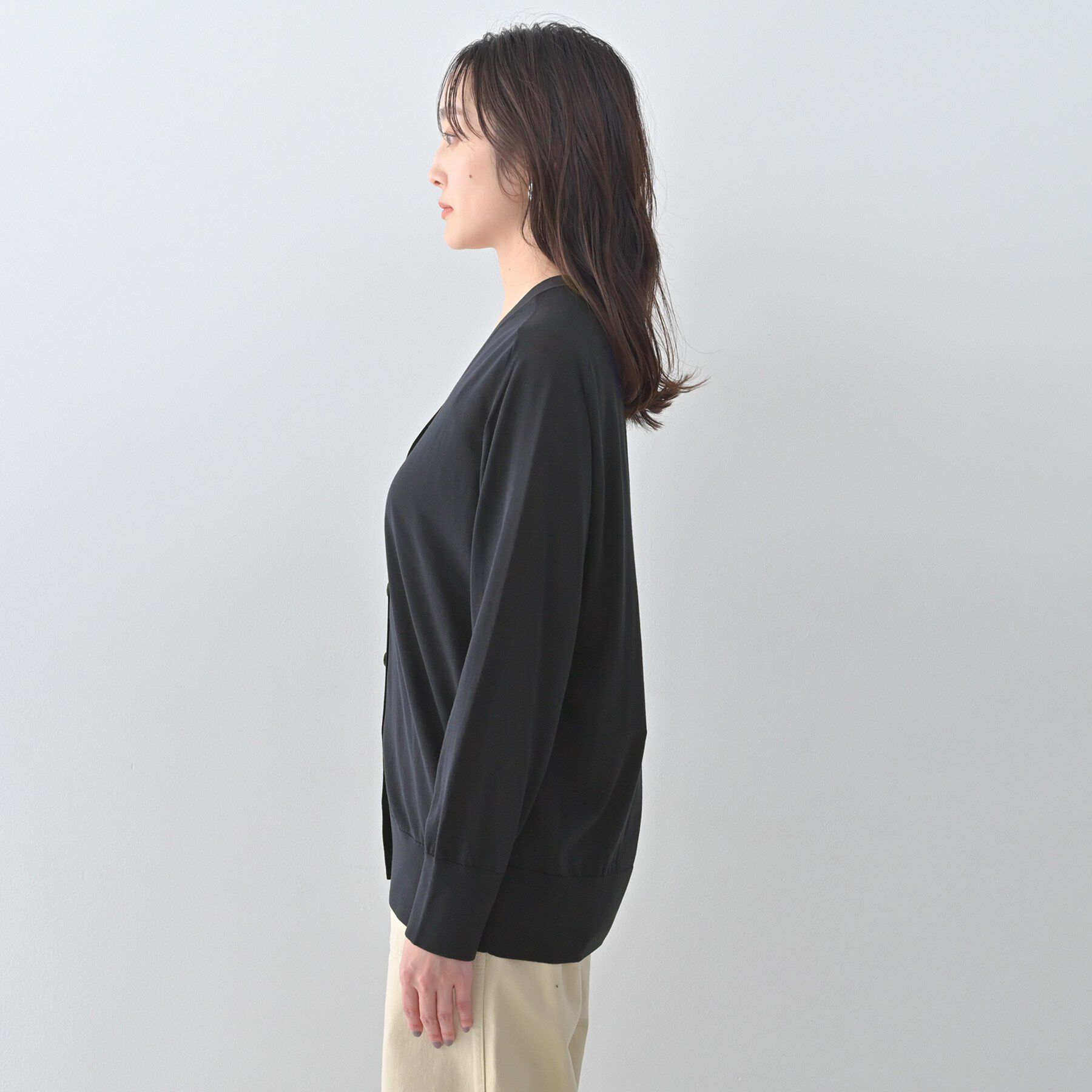 UNTITLED「シアーVネックカーディガン」|カーディガン|