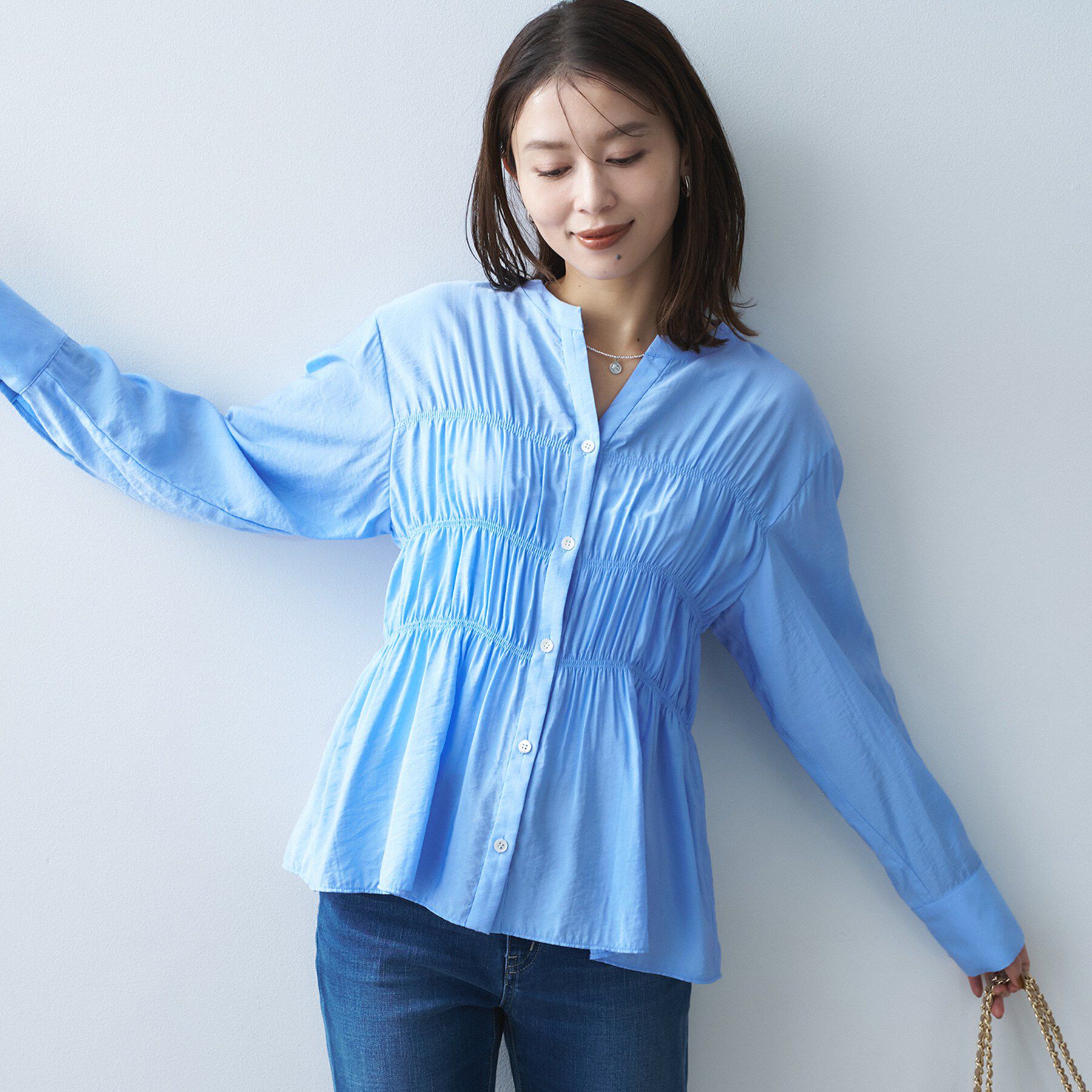 UNTITLED「【着映え/洗える】リラックスシャーリングブラウス」|シャツ・ブラウス|