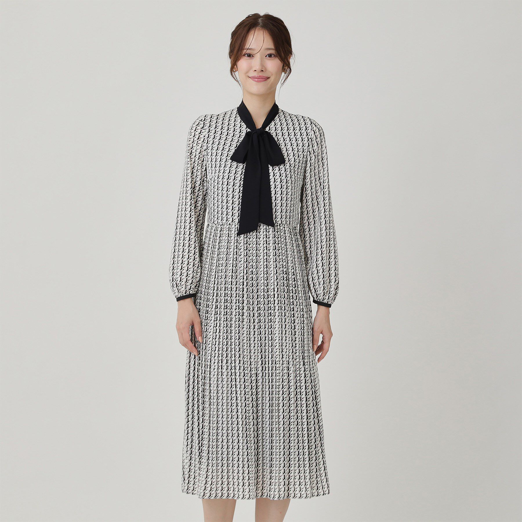 COUP DE CHANCE「【ボウ取外し可】幾何柄プリーツワンピース」|ワンピース|