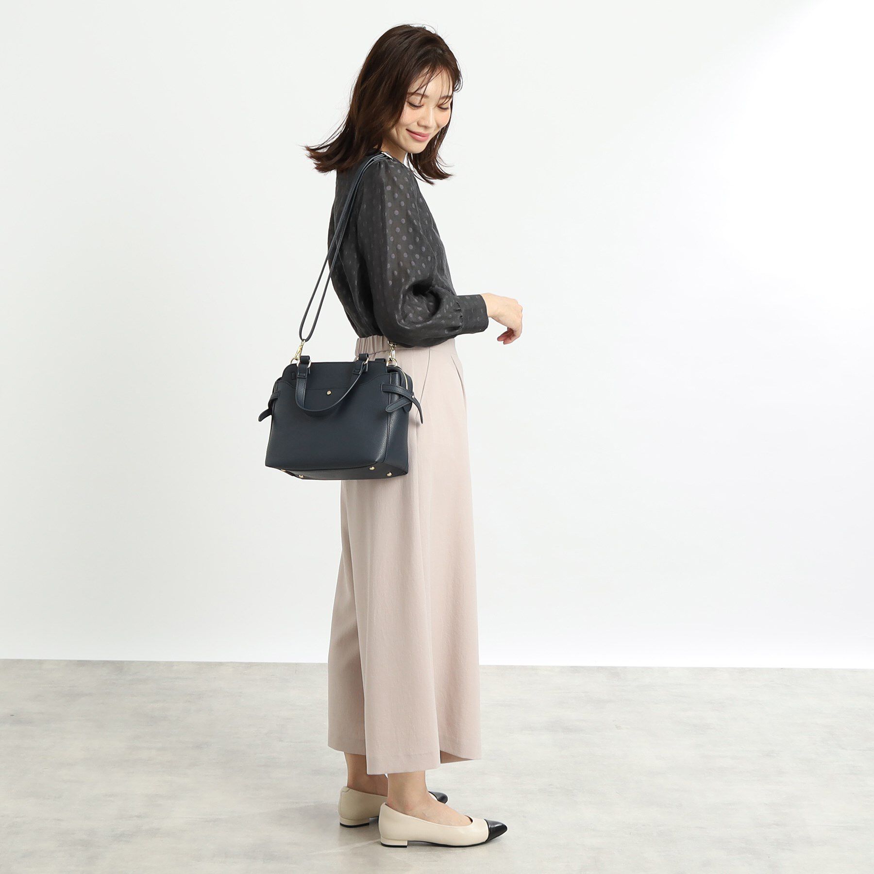 Reflect「【たっぷり収納！あおりポケット／通勤にぴったり◎／WEB先行カラーあり】ショルダー付きミディアムバッ」|トートバッグ|