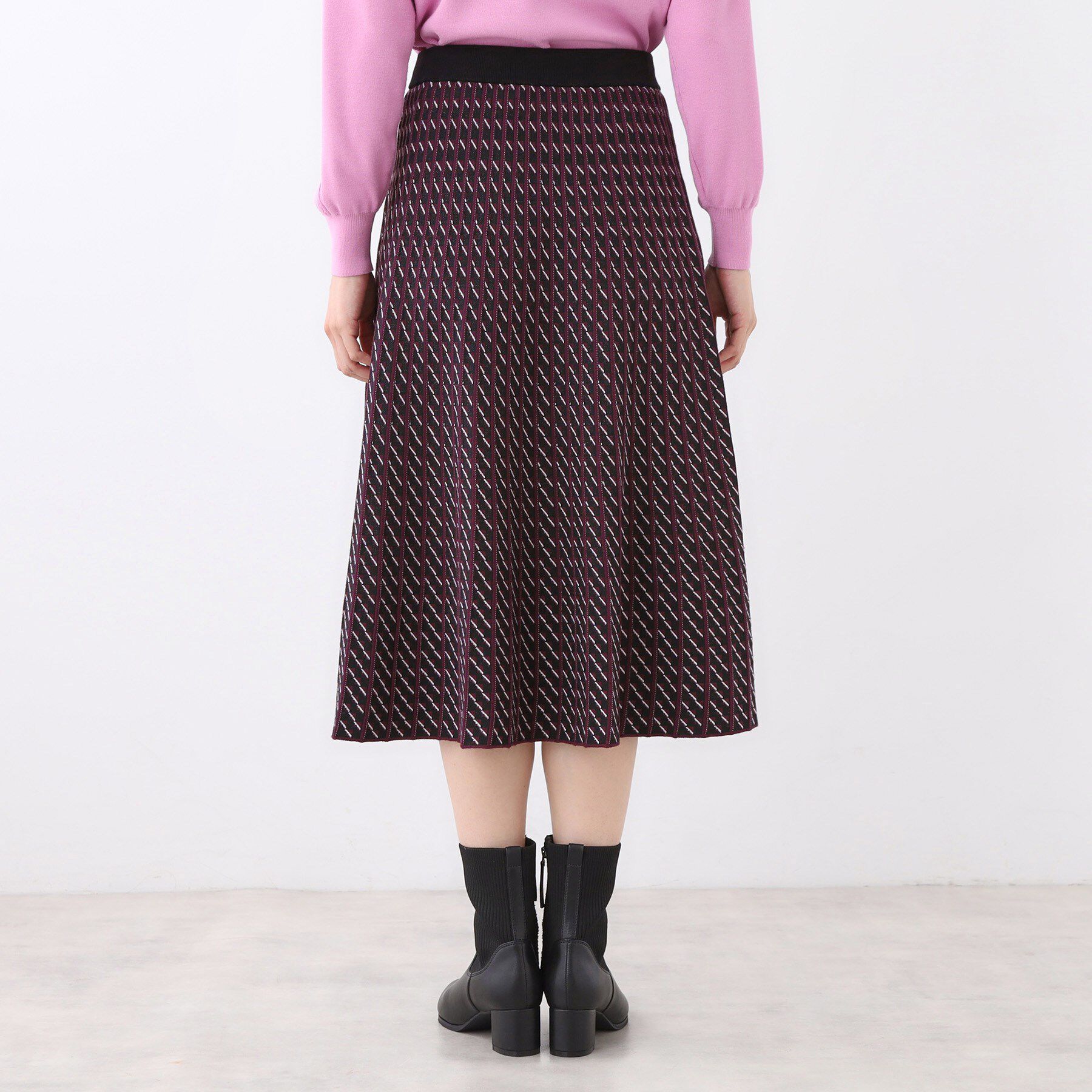 Reflect「【WEB先行カラーあり／セットアップ可】幾何調柄ニットスカート」|スカート|