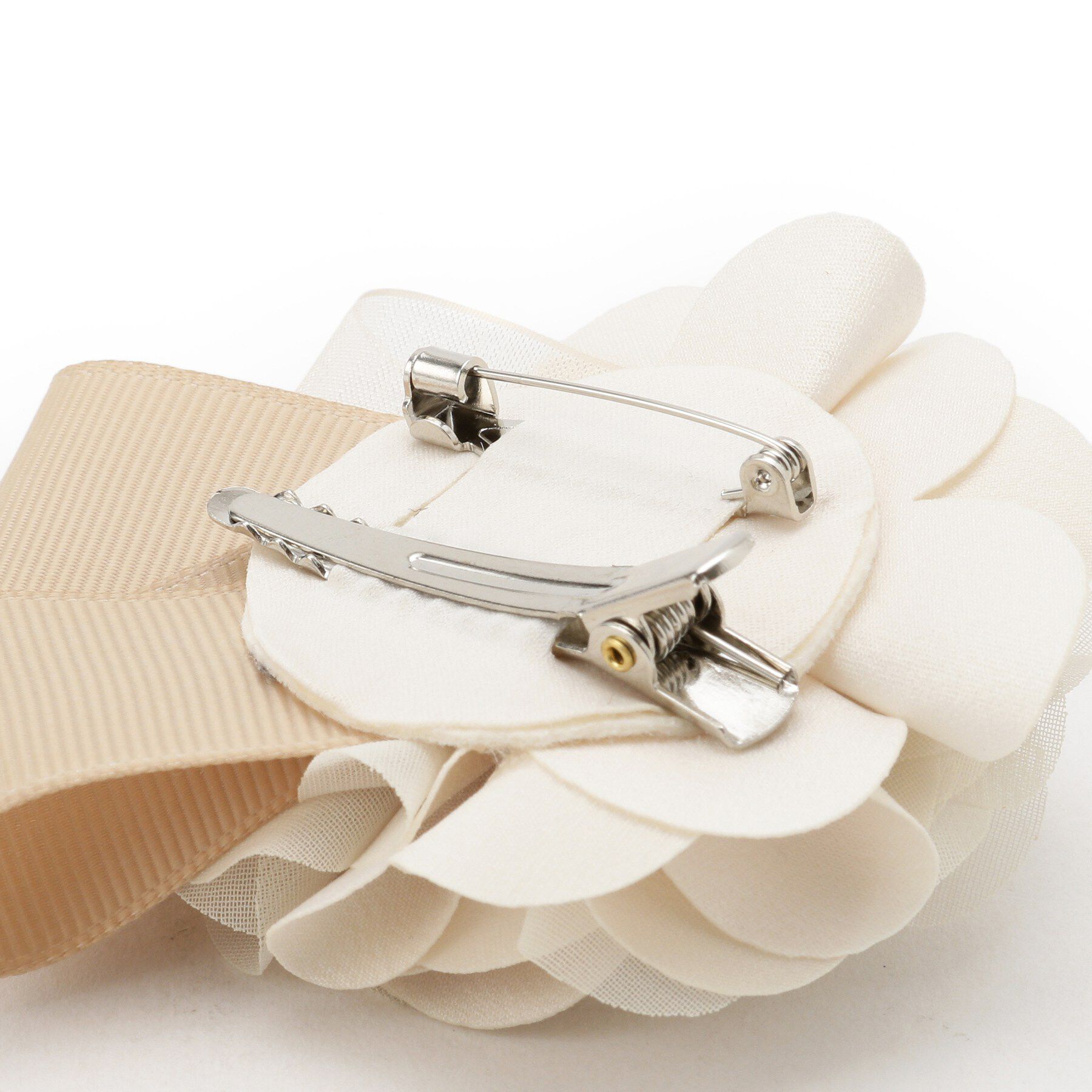 Reflect「【フォーマル／入卒】サテンフラワーコサージュ」|ブローチ・コサージュ|