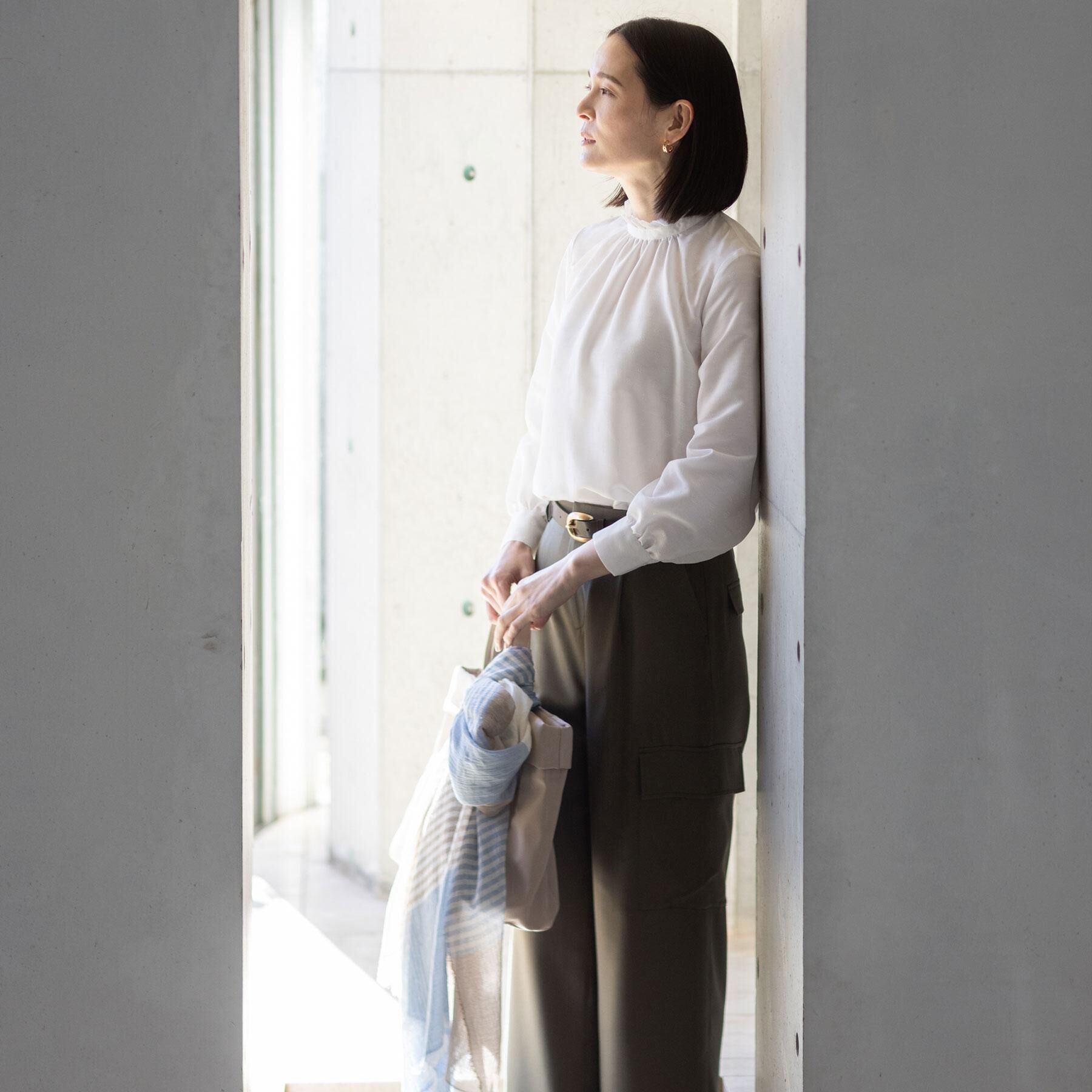 Reflect「フリルネックサテンジャカードブラウス」|シャツ・ブラウス|