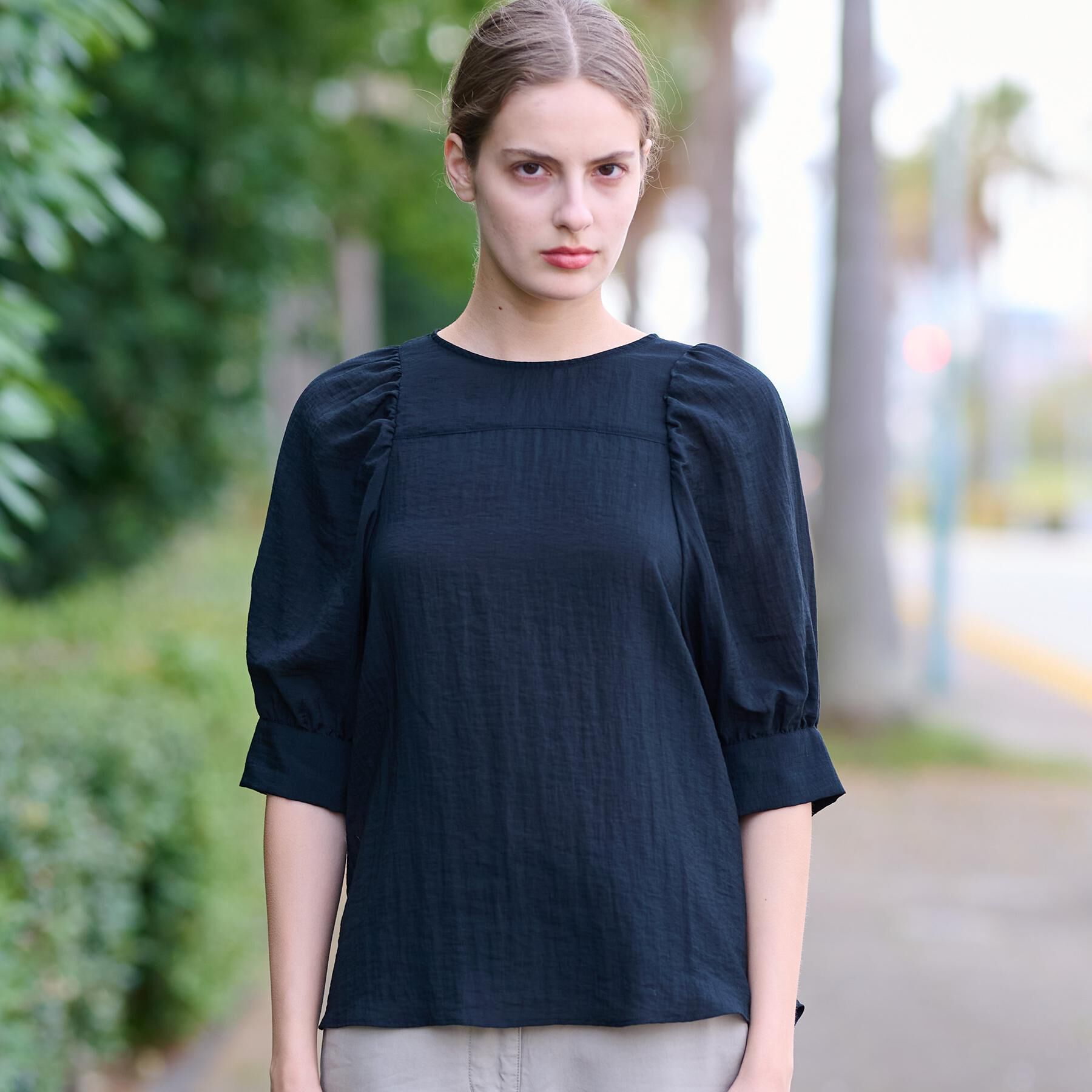 DRESSTERIOR「【洗える/清涼感】ボリュームスリーブバックジップブラウス」|シャツ・ブラウス|