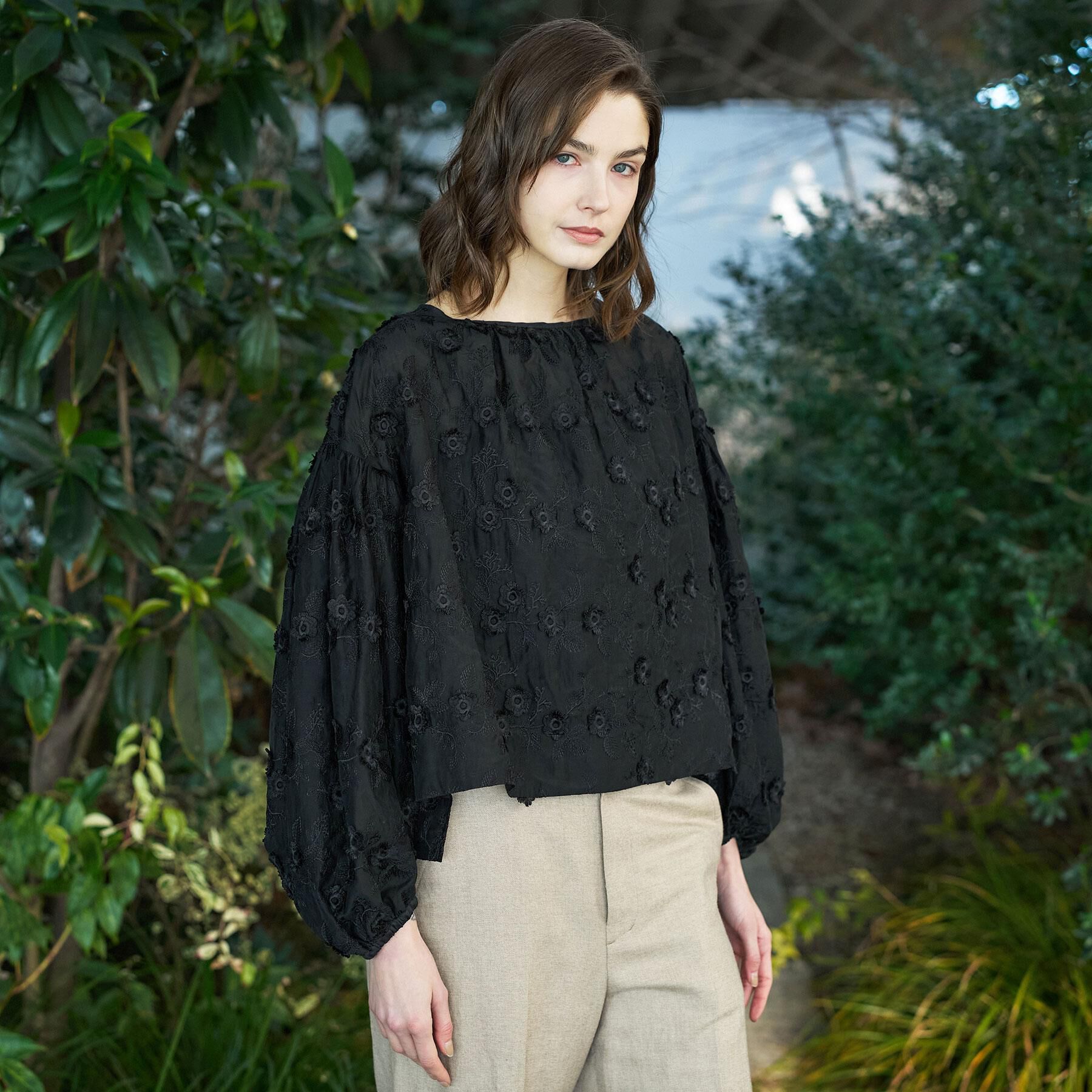 DRESSTERIOR「【着映え/ウォッシャブル】フラワーエンブロイダリーボリュームブラウス」|シャツ・ブラウス|