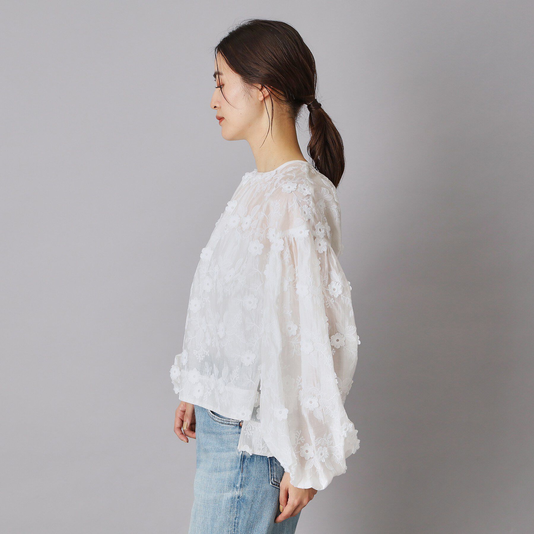 DRESSTERIOR「【着映え/ウォッシャブル】フラワーエンブロイダリーボリュームブラウス」|シャツ・ブラウス|