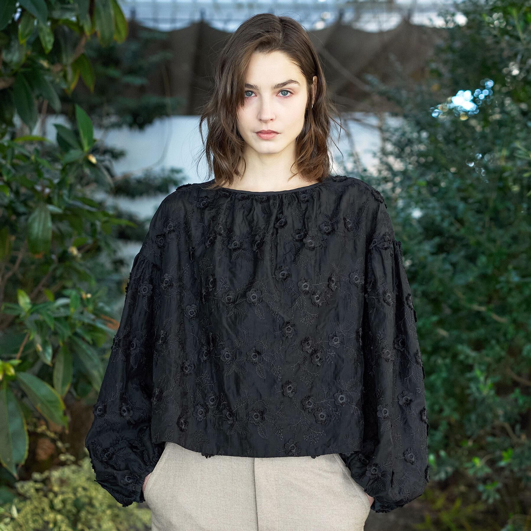 DRESSTERIOR「【着映え/ウォッシャブル】フラワーエンブロイダリーボリュームブラウス」|シャツ・ブラウス|