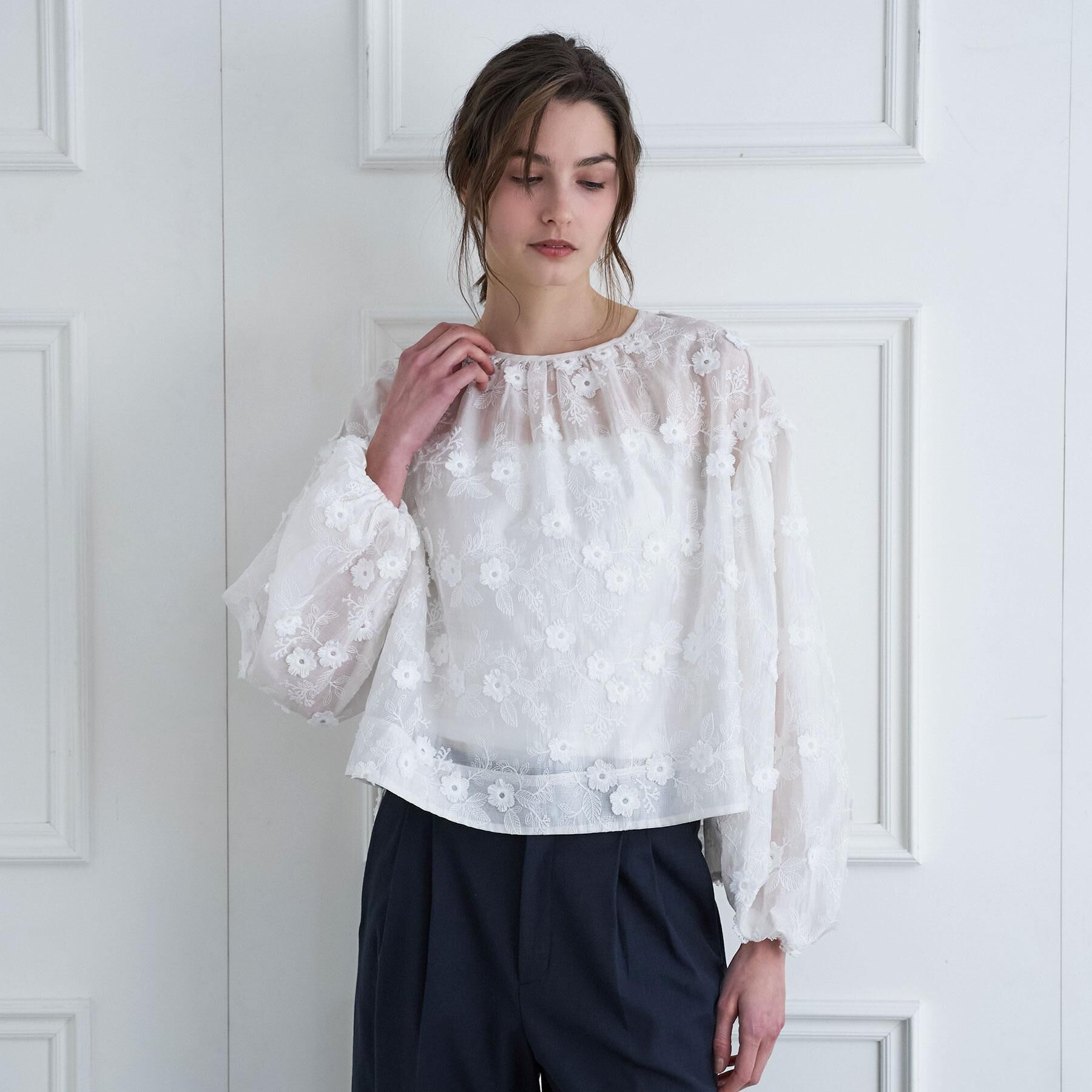 DRESSTERIOR「【着映え/ウォッシャブル】フラワーエンブロイダリーボリュームブラウス」|シャツ・ブラウス|