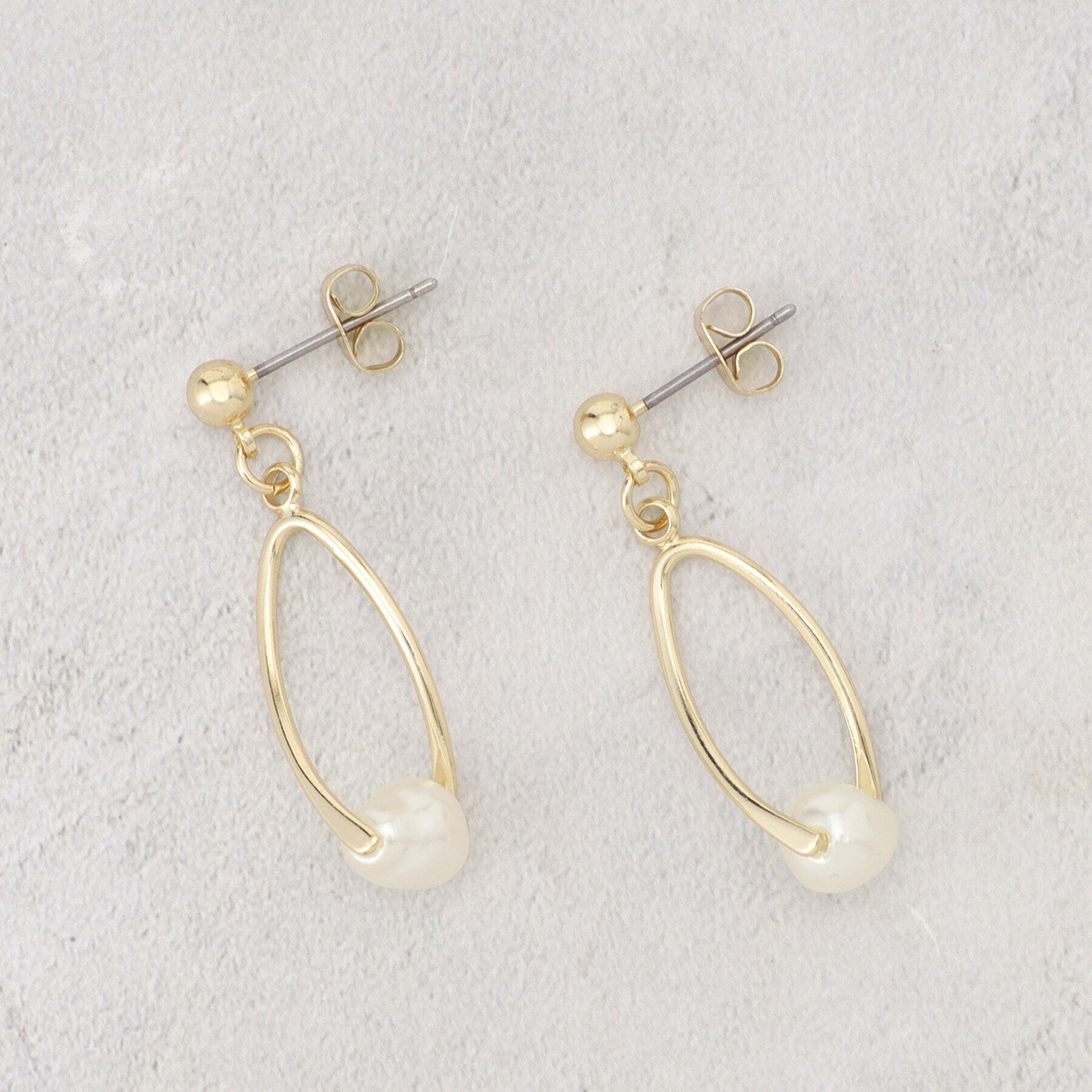 grove「メタルオーバルパール調ピアス」|ピアス|ゴールド(007)