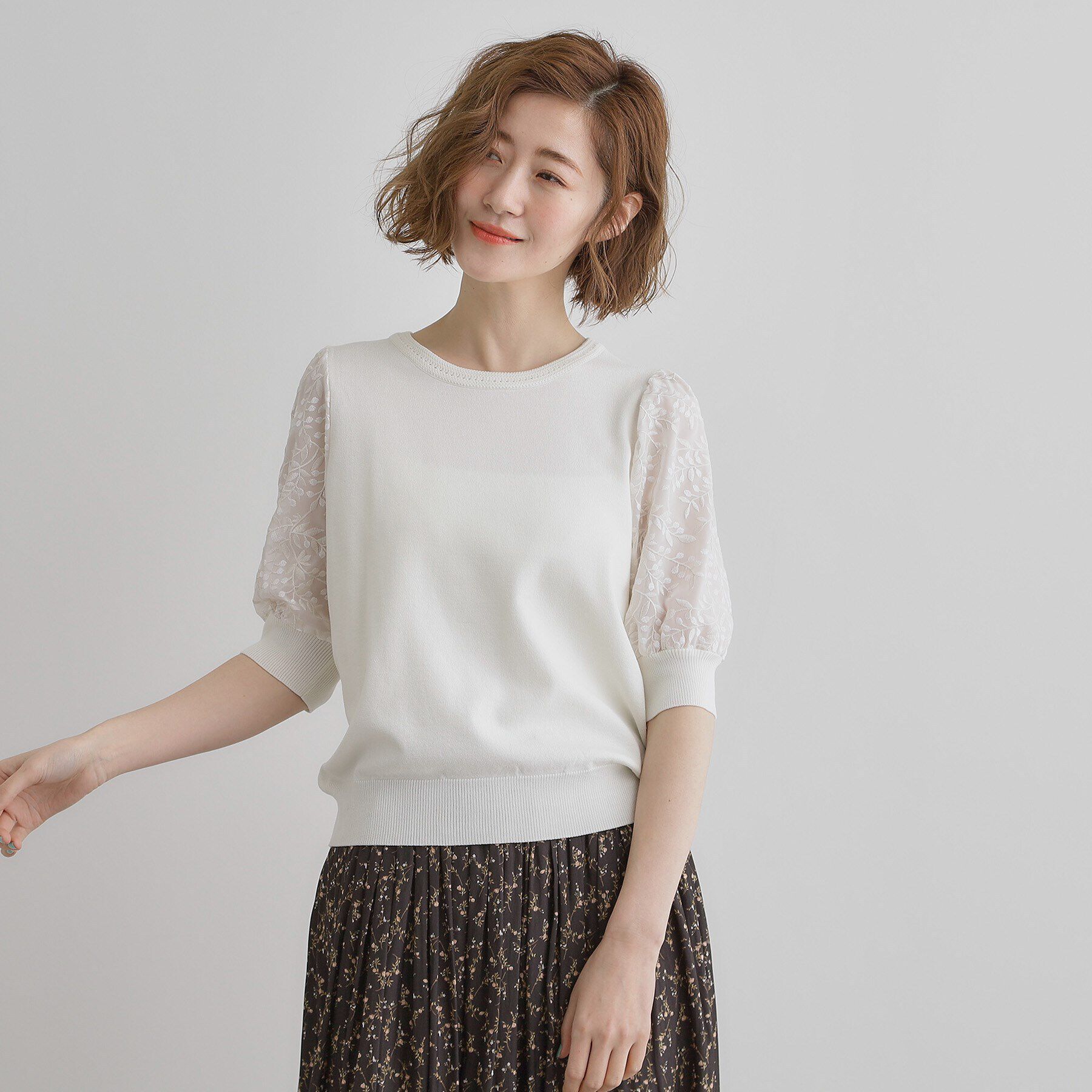 grove「ほんのり透ける抜け感がポイント！袖刺繍5分袖プルオーバー」|ニット・セーター|