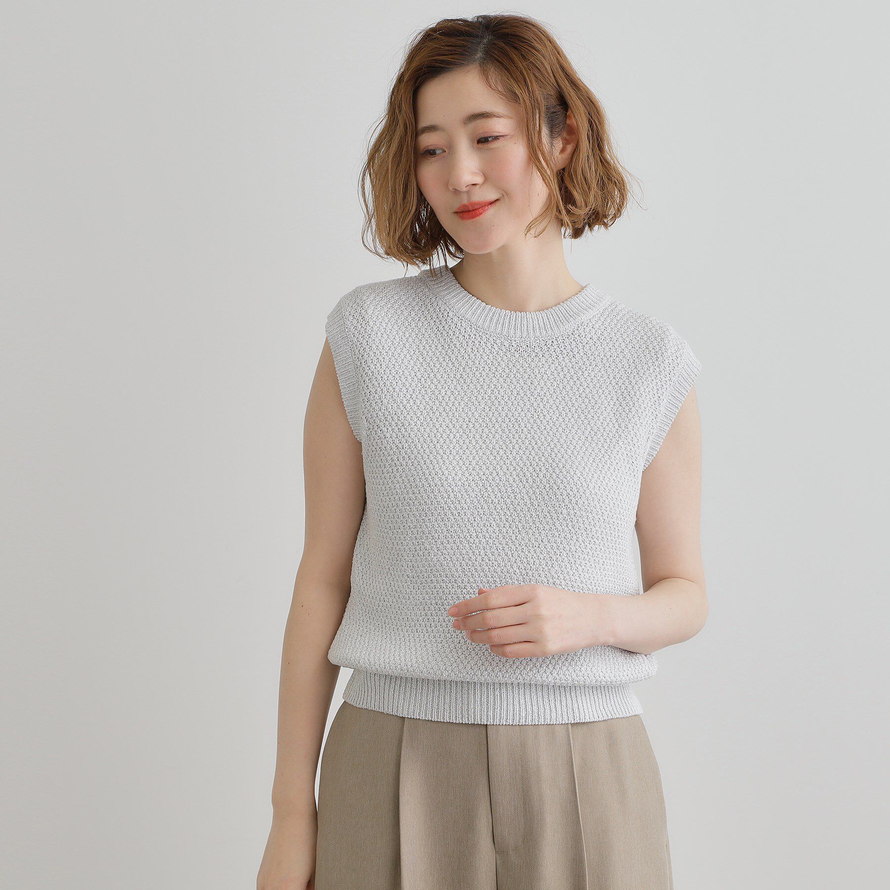 grove「ラメの上品な輝きが魅力 ラメカノコスリーブレスニット」|ニット・セーター|オフホワイト(003