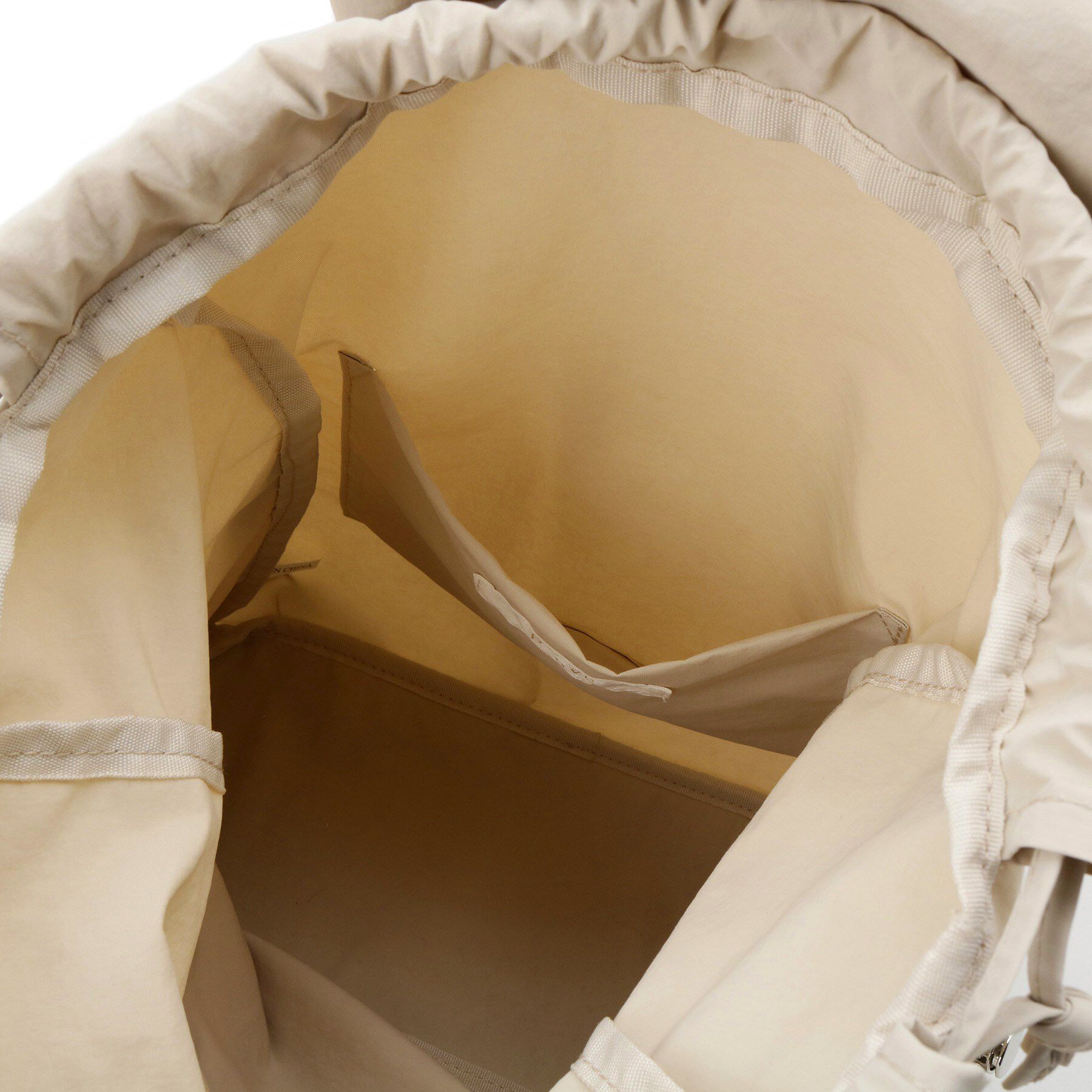 grove「【晴れの日も雨の日も】撥水フラップナイロンリュック」|リュック|