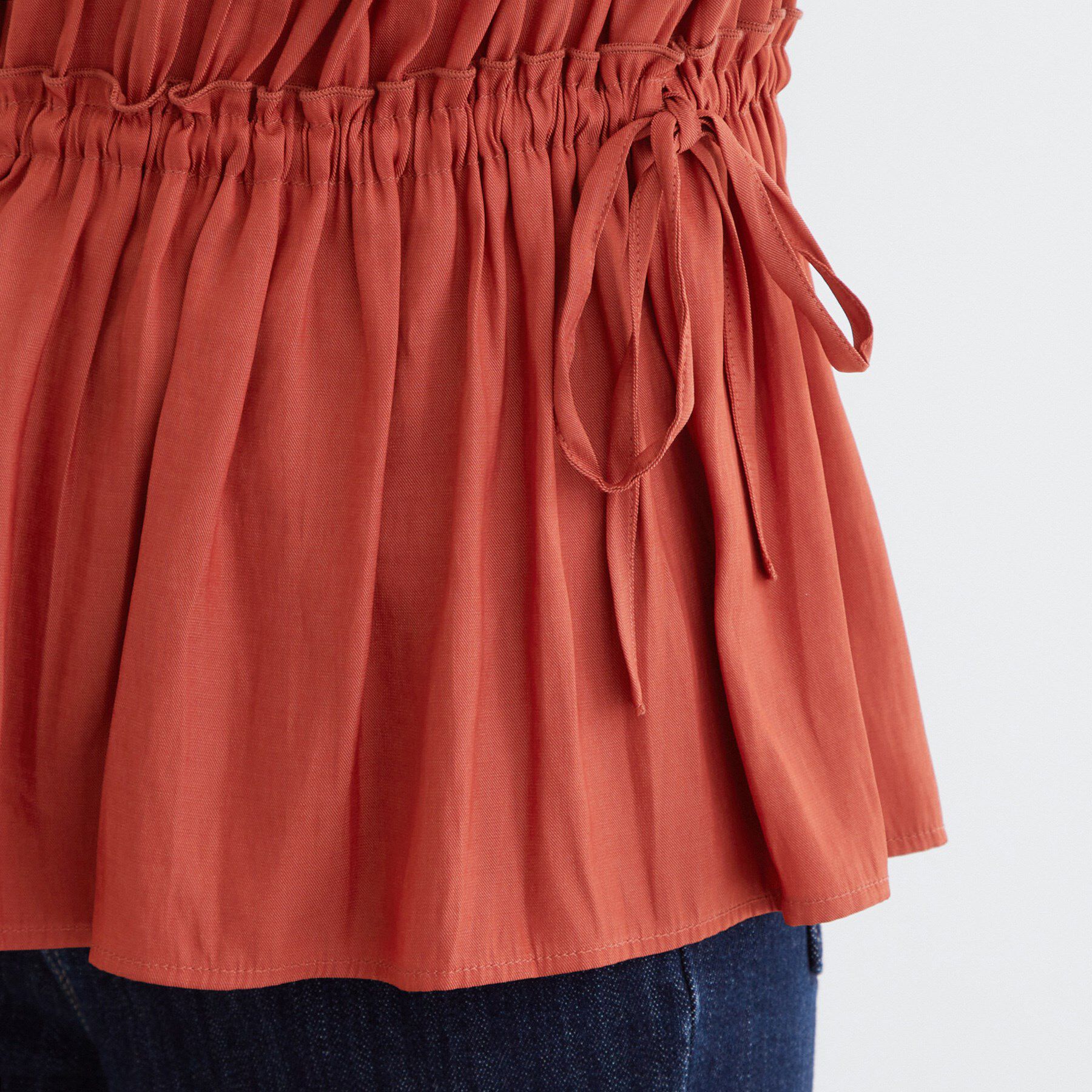 grove「【二の腕/体型カバー】メリハリシルエットが叶うシャーリングブラウス」|シャツ・ブラウス|