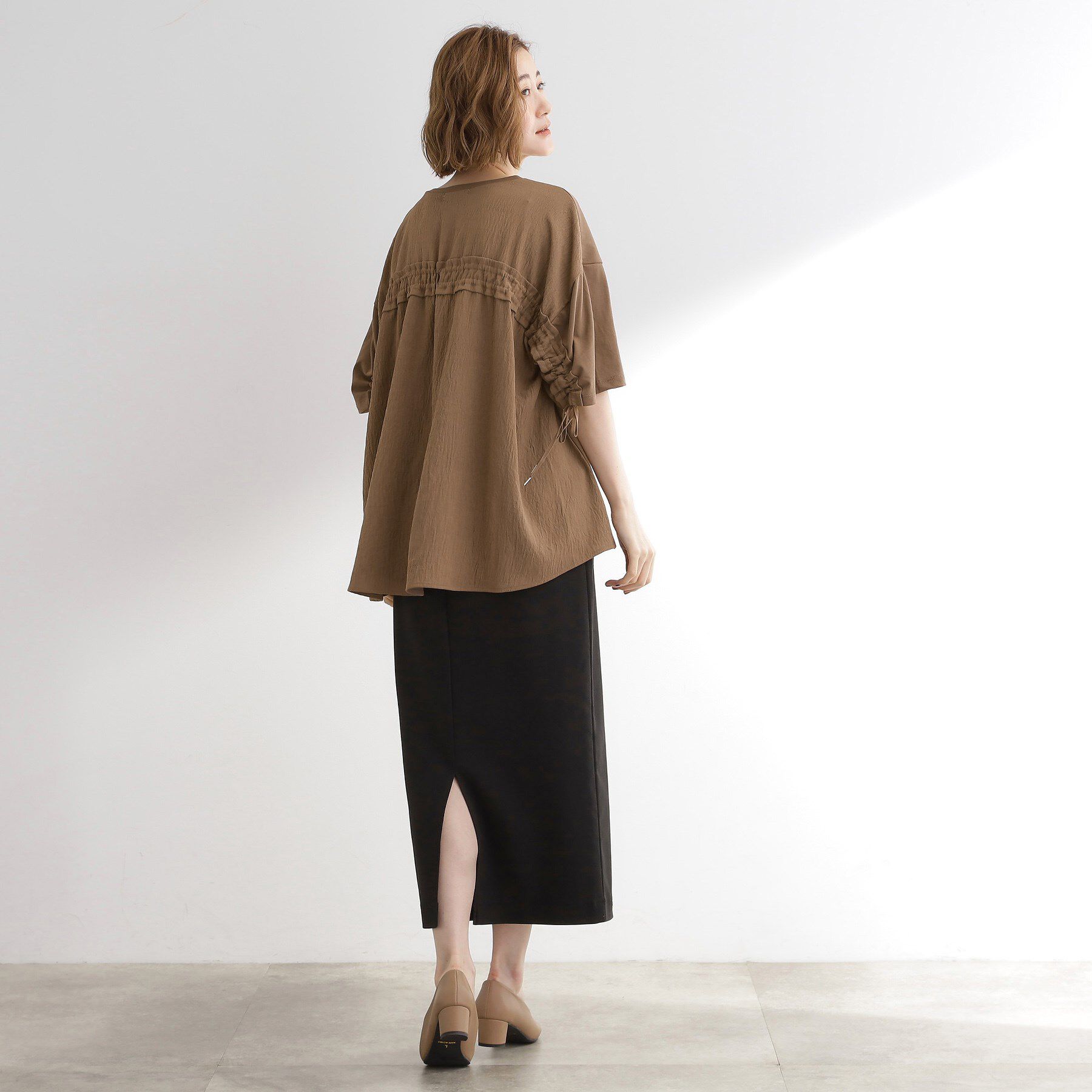 grove「後ろ姿で魅せる　バックドロストシャーリングTシャツ」|Tシャツ・カットソー|